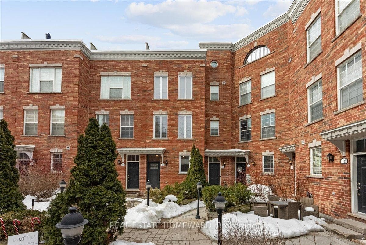 14 Fairhead Mews, The Beaches / Upper Beaches, ON M4E 3Y4 - Photo 1