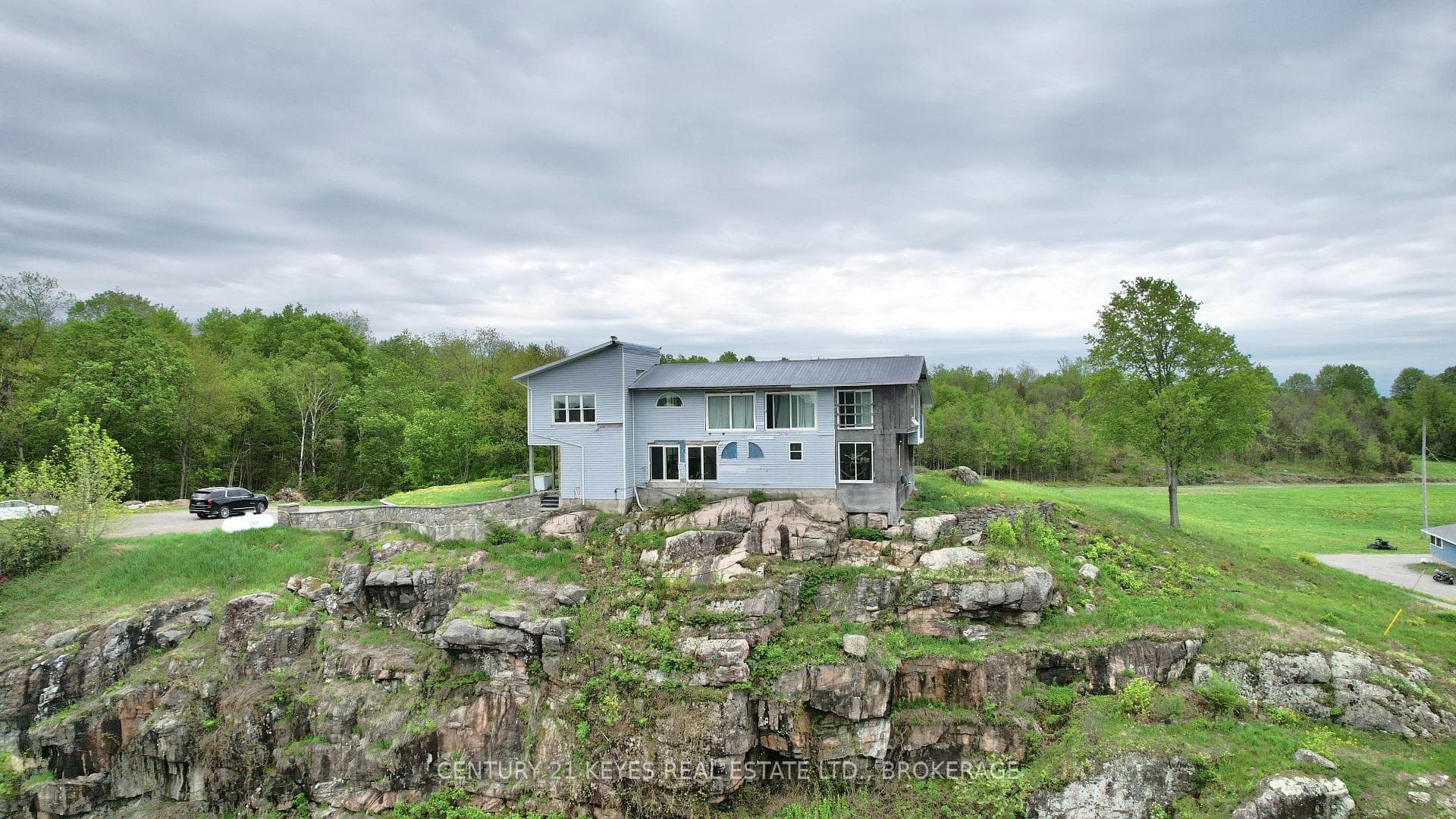 151 County Rd 5 Road, Front of Yonge