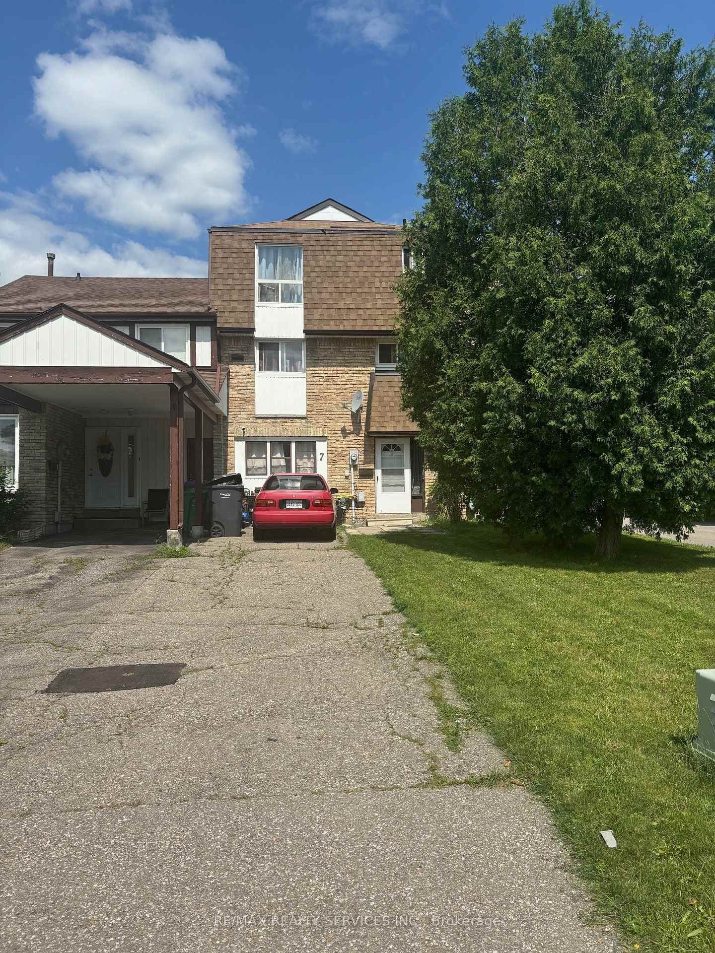 7 Fanshawe Drive, Brampton, ON L6Z 1A7 - Photo 1
