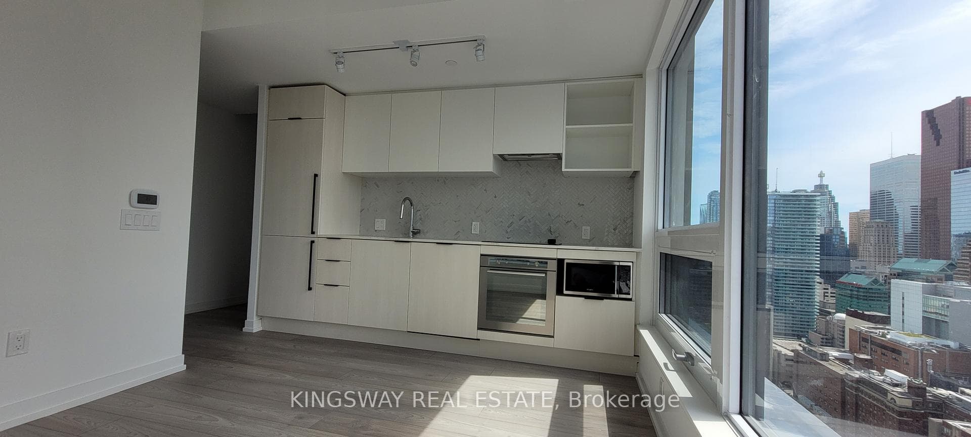82 Dalhousie Street Unit 3612, Toronto C08