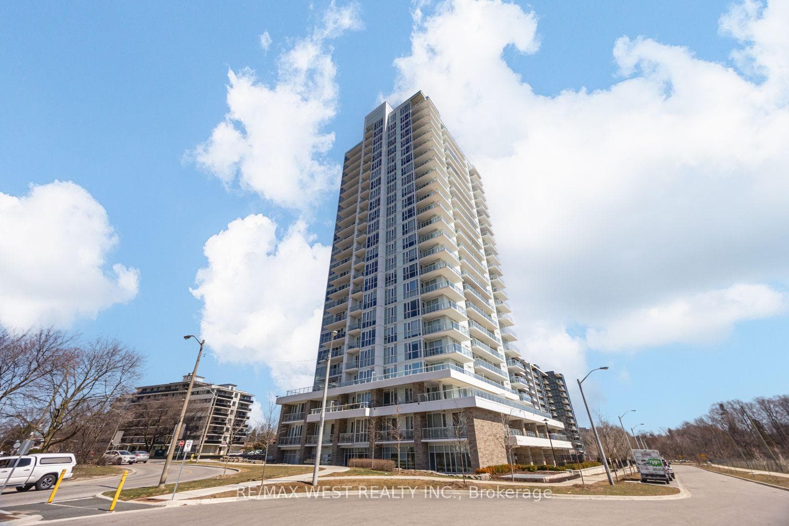 10 Deerlick Court Unit 2406, Don Mills / Parkwoods / Victoria Village, ON M3A 0A7 - Photo 1