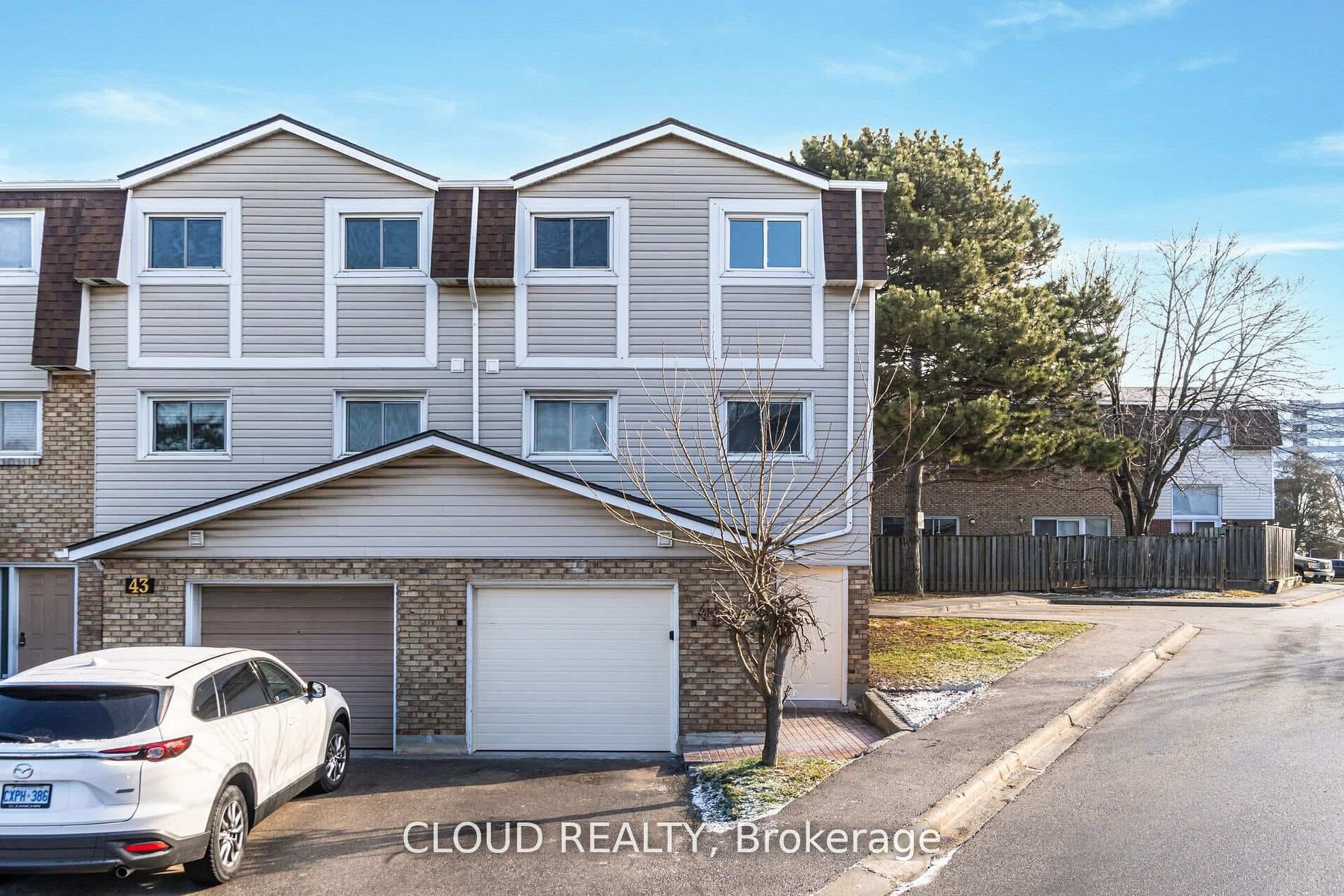 11 Harrisford Street Unit 42, Hamilton, ON L8K 6L7 - Photo 1