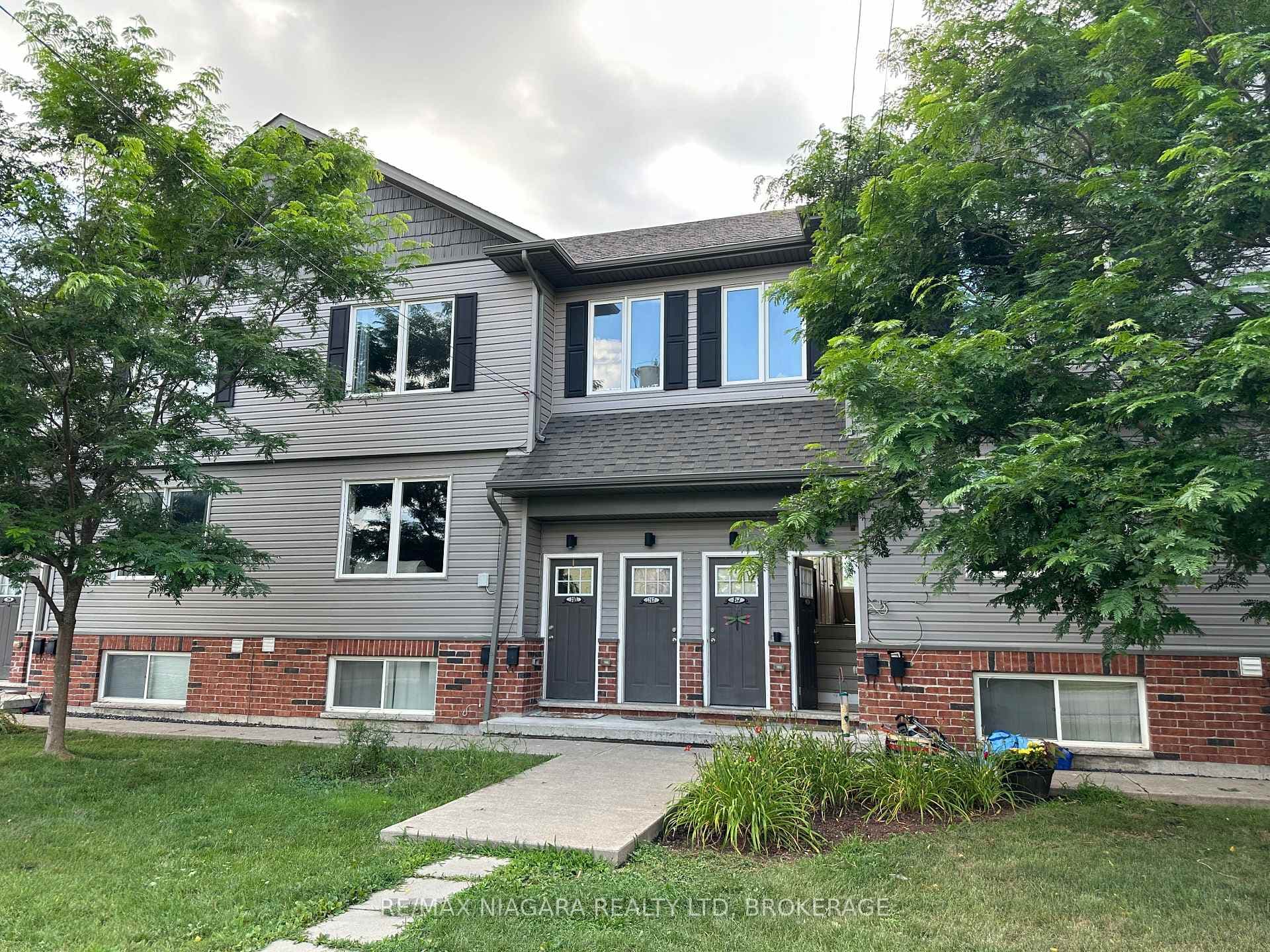 220 Erie Street Unit 214, Port Colborne, ON L3K 0A6 - Photo 1