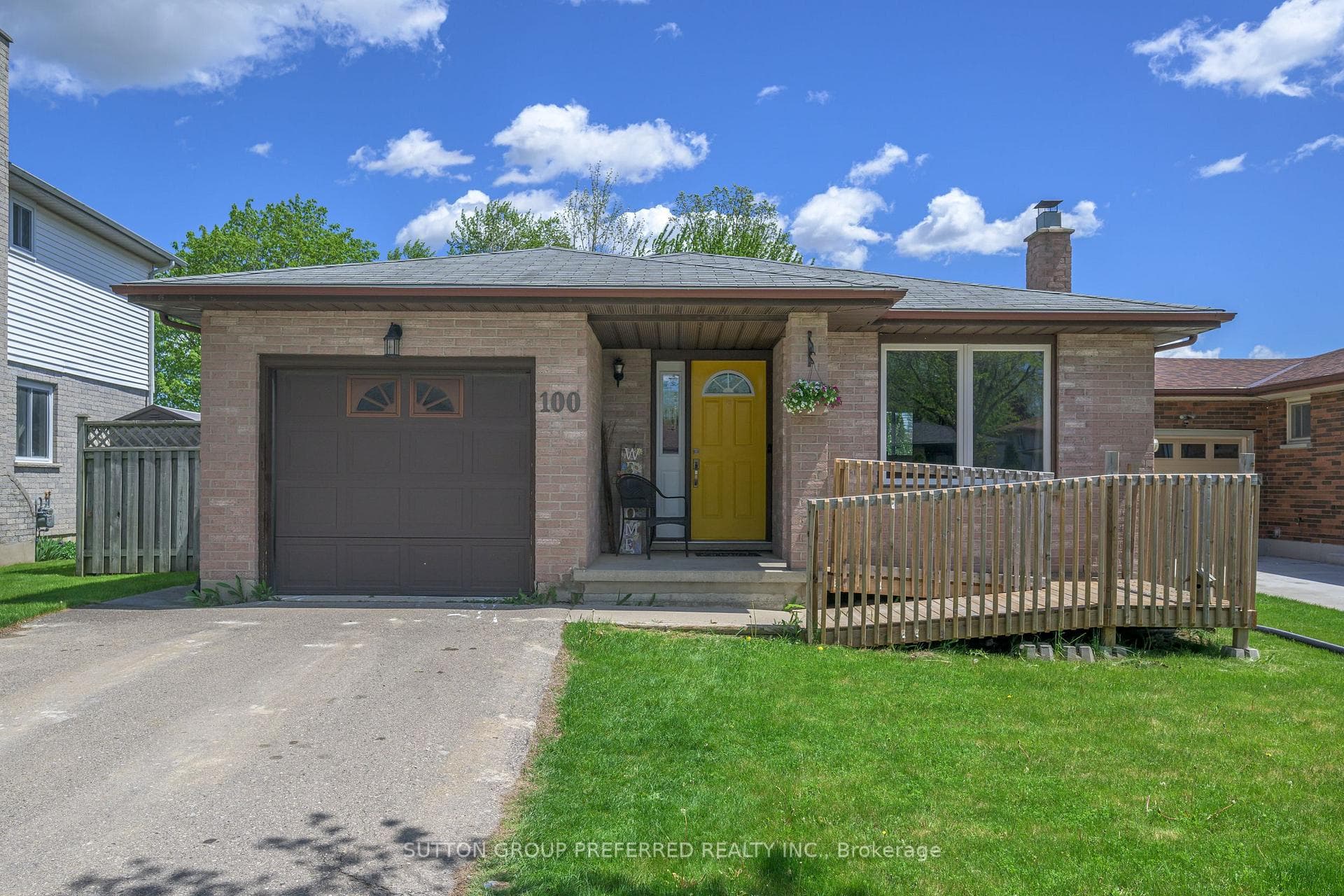 100 Fairchild Crescent, London South