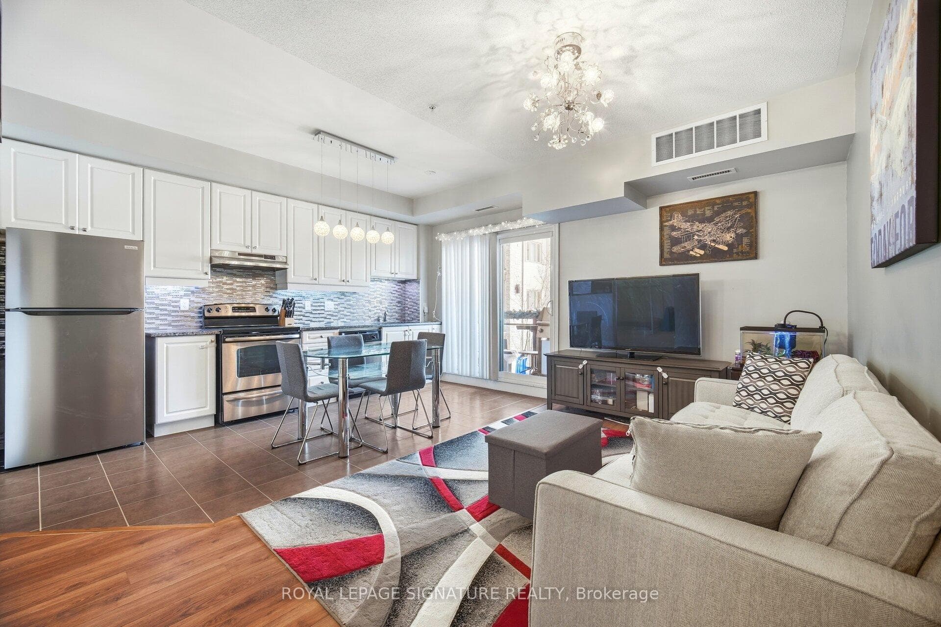 570 Lolita Gardens Unit 231, Mississauga, ON L5A 0A1 - Photo 1