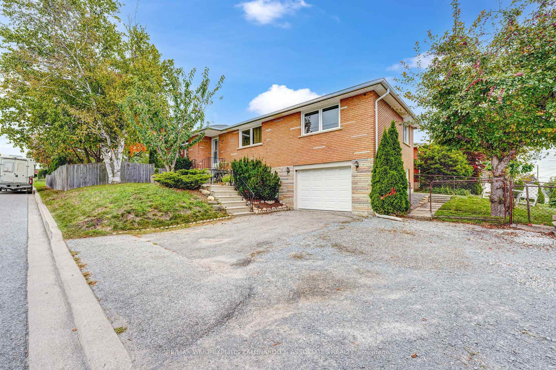77 Toronto Street, Bradford West Gwillimbury