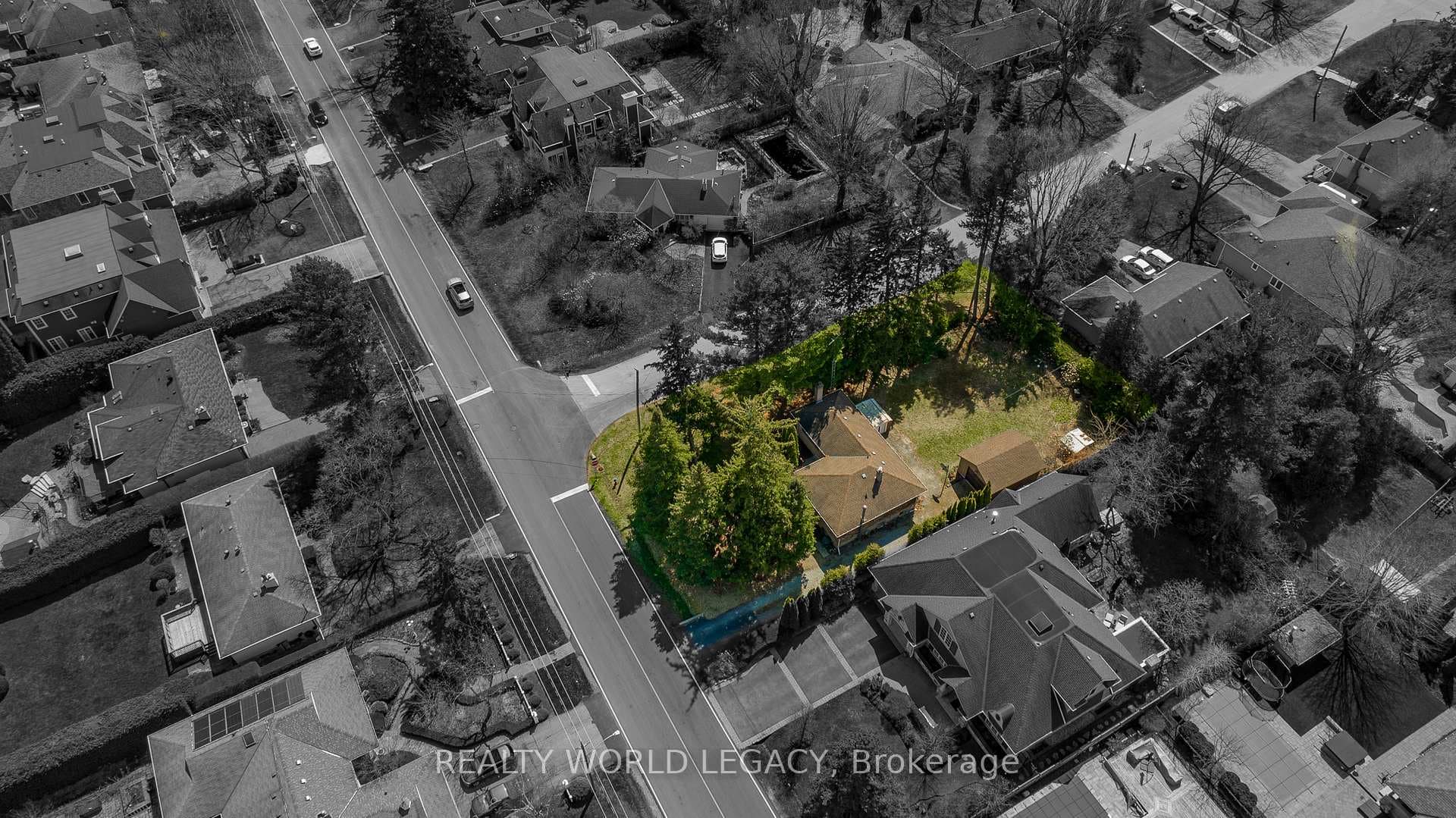 394 Maplehurst Avenue, Oakville, ON L6L 4Y6 - Photo 1