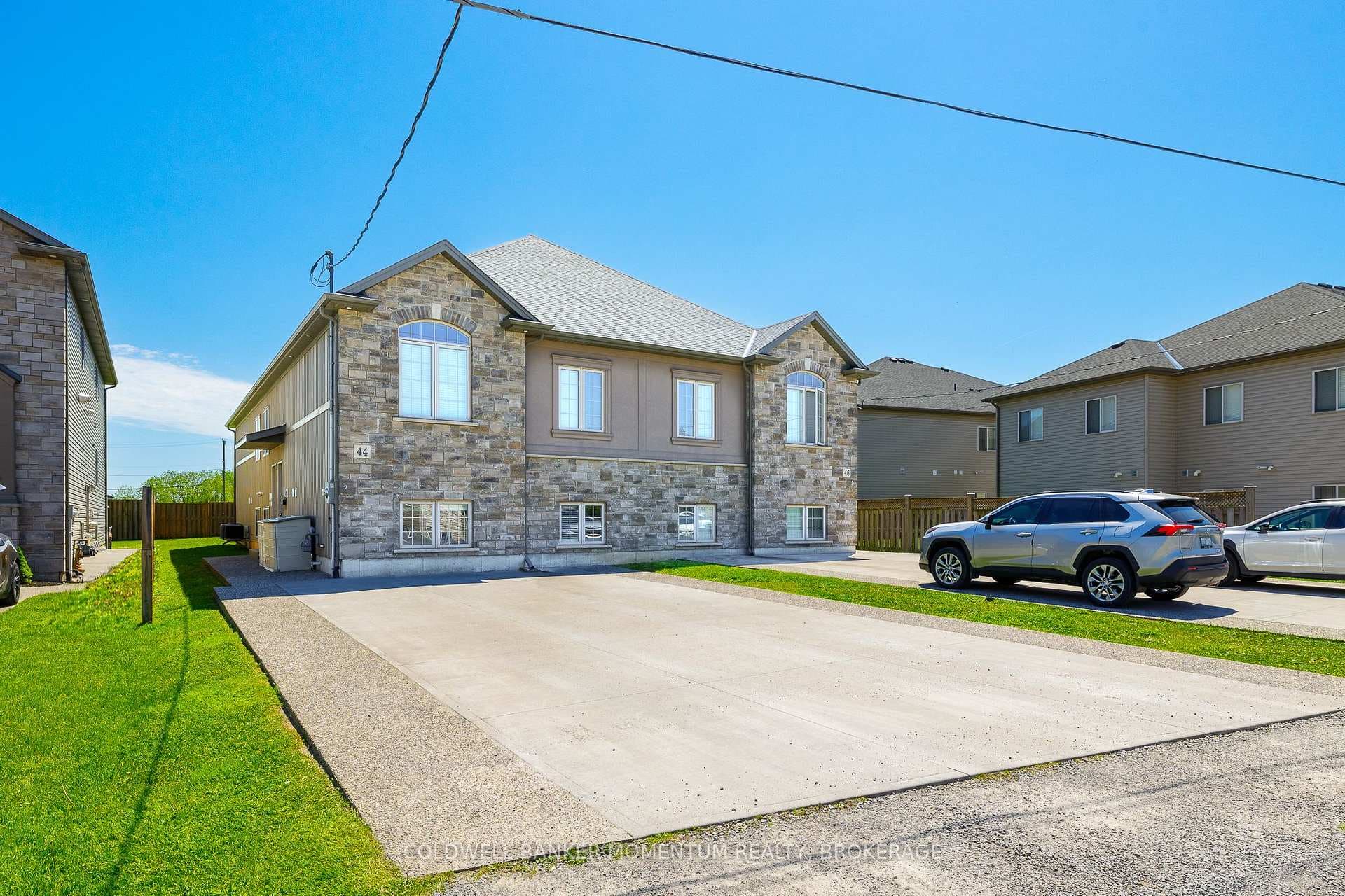 44 Cleveland Street, Thorold, ON L2V 3K4 - Photo 1
