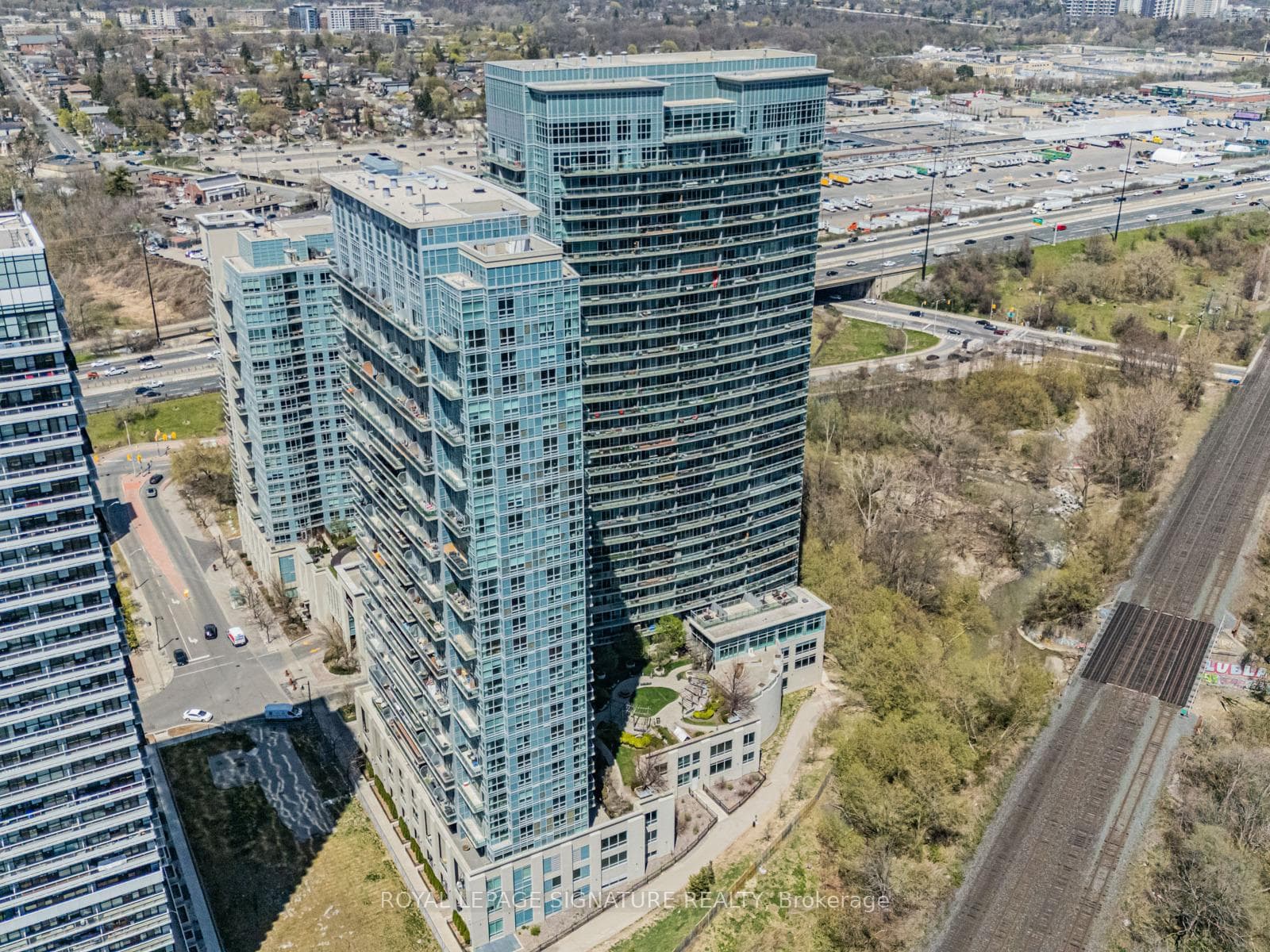 165 Legion Road Unit 2233, Liberty Village / Parkdale / South Parkdale, ON M8Y 0B3 - Photo 1