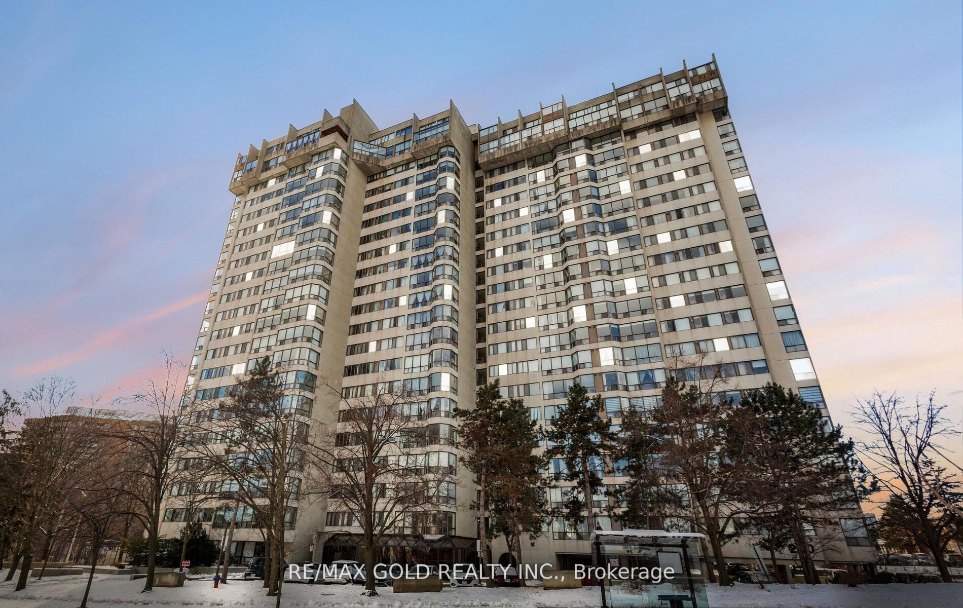 200 Robert Speck Parkway Unit 204, Mississauga, ON L4Z 1S3 - Photo 1
