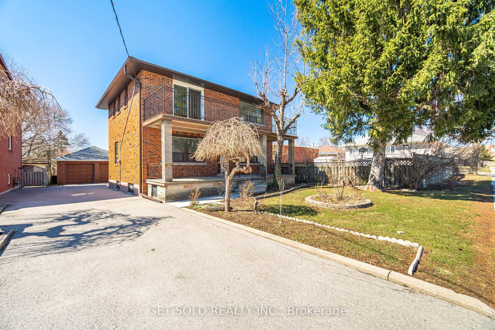 60 Erie Street, York / Weston, ON M6L 2P9 - Photo 1