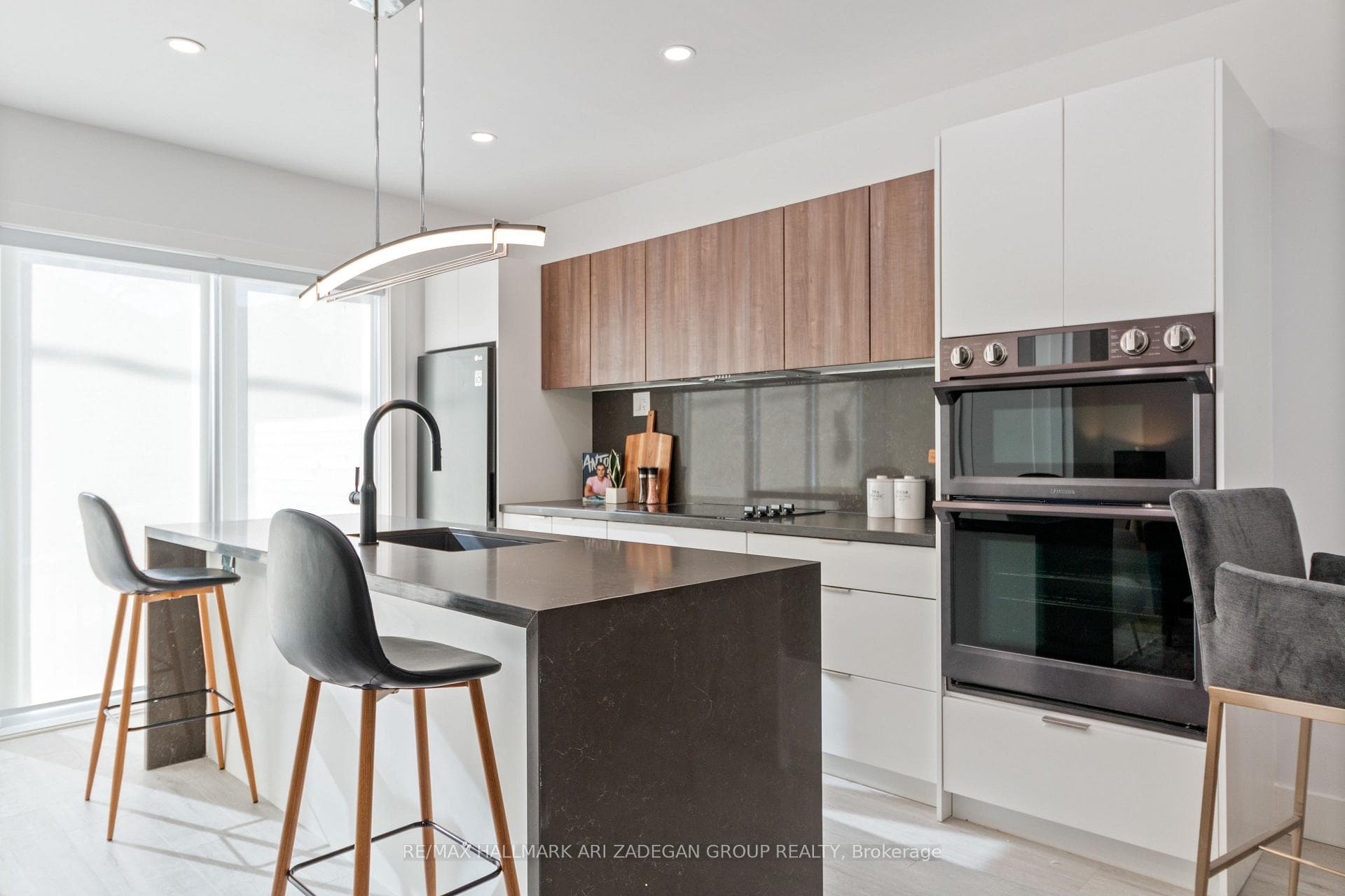 16 Minto Street Unit 1, Riverdale / Leslieville, ON M4L 1B6 - Photo 1