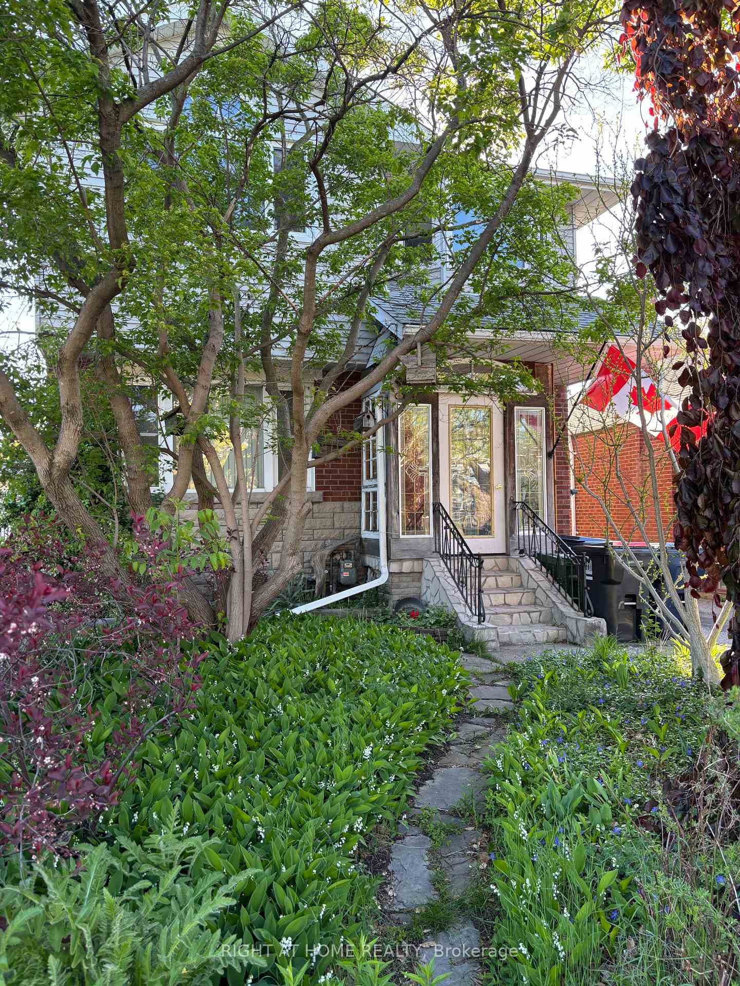 952 Coxwell Avenue Unit Main, Danforth / East York, ON M4C 3G3 - Photo 1