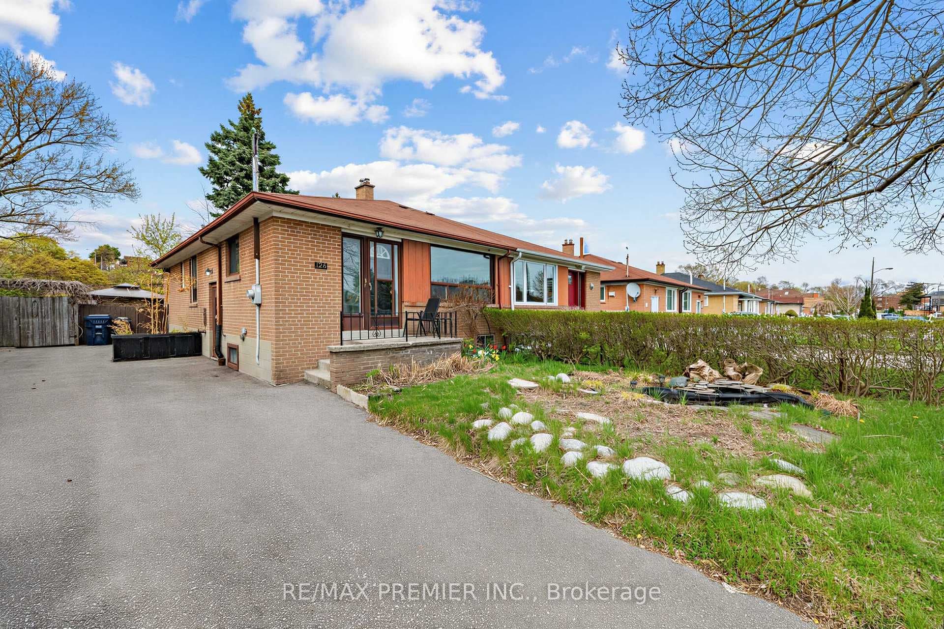 126 Langden Avenue, Keelesdale / Eglinton West, ON M6N 2L5 - Photo 1