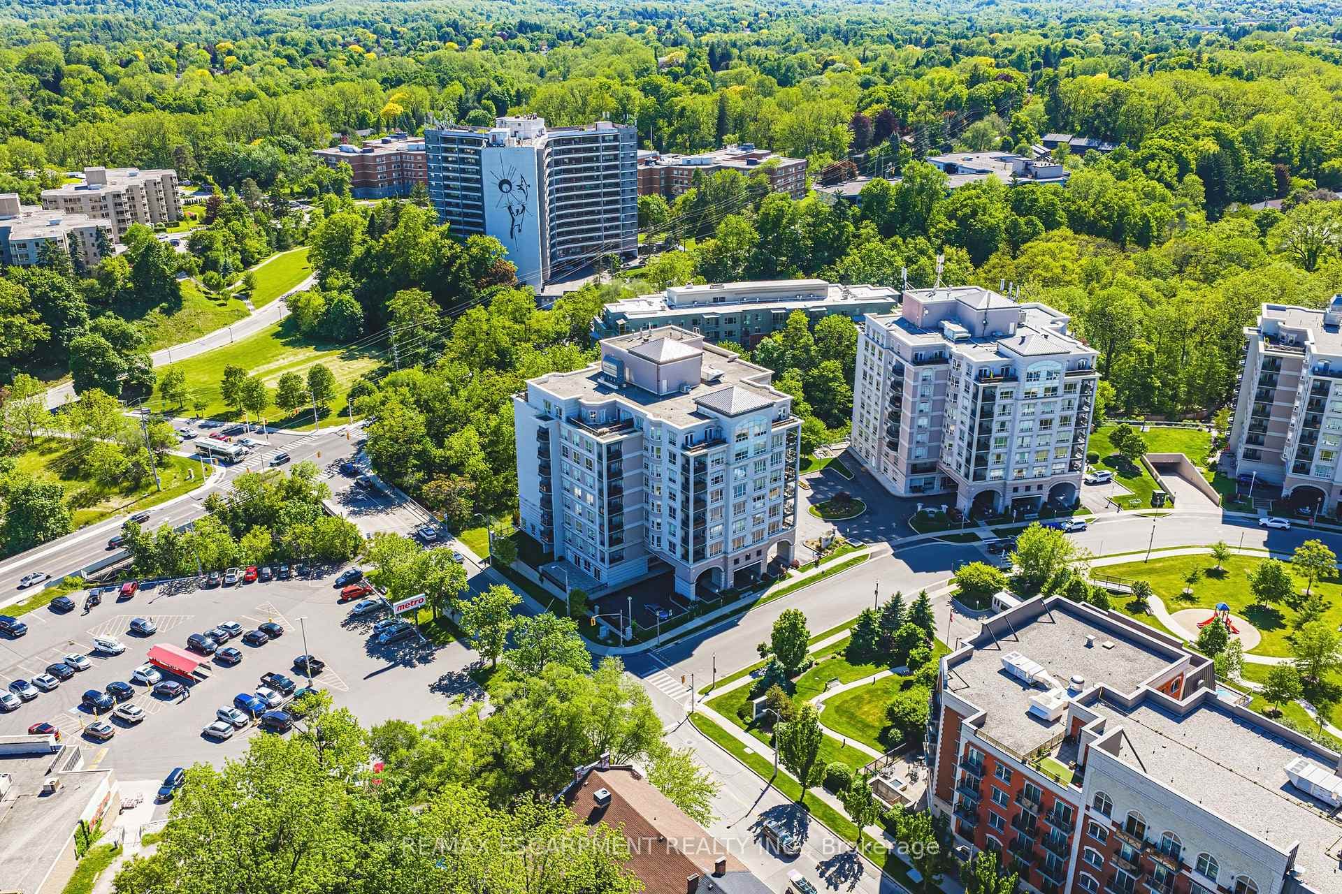 1000 Creekside Drive Unit 204, Hamilton, ON L9H 7S6 - Photo 1