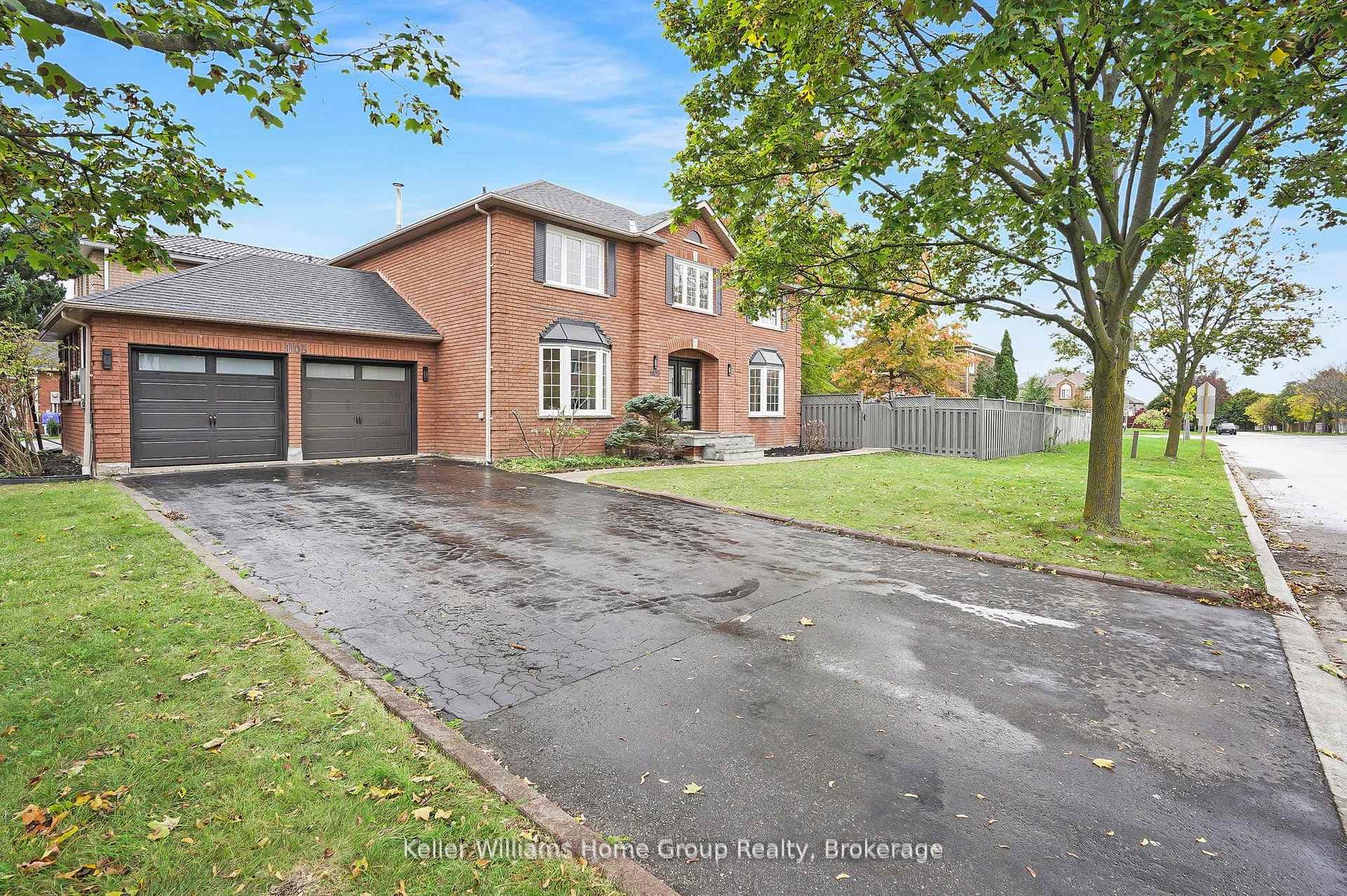 1105 Ewing Crescent, Mississauga, ON L5V 1B9 - Photo 1