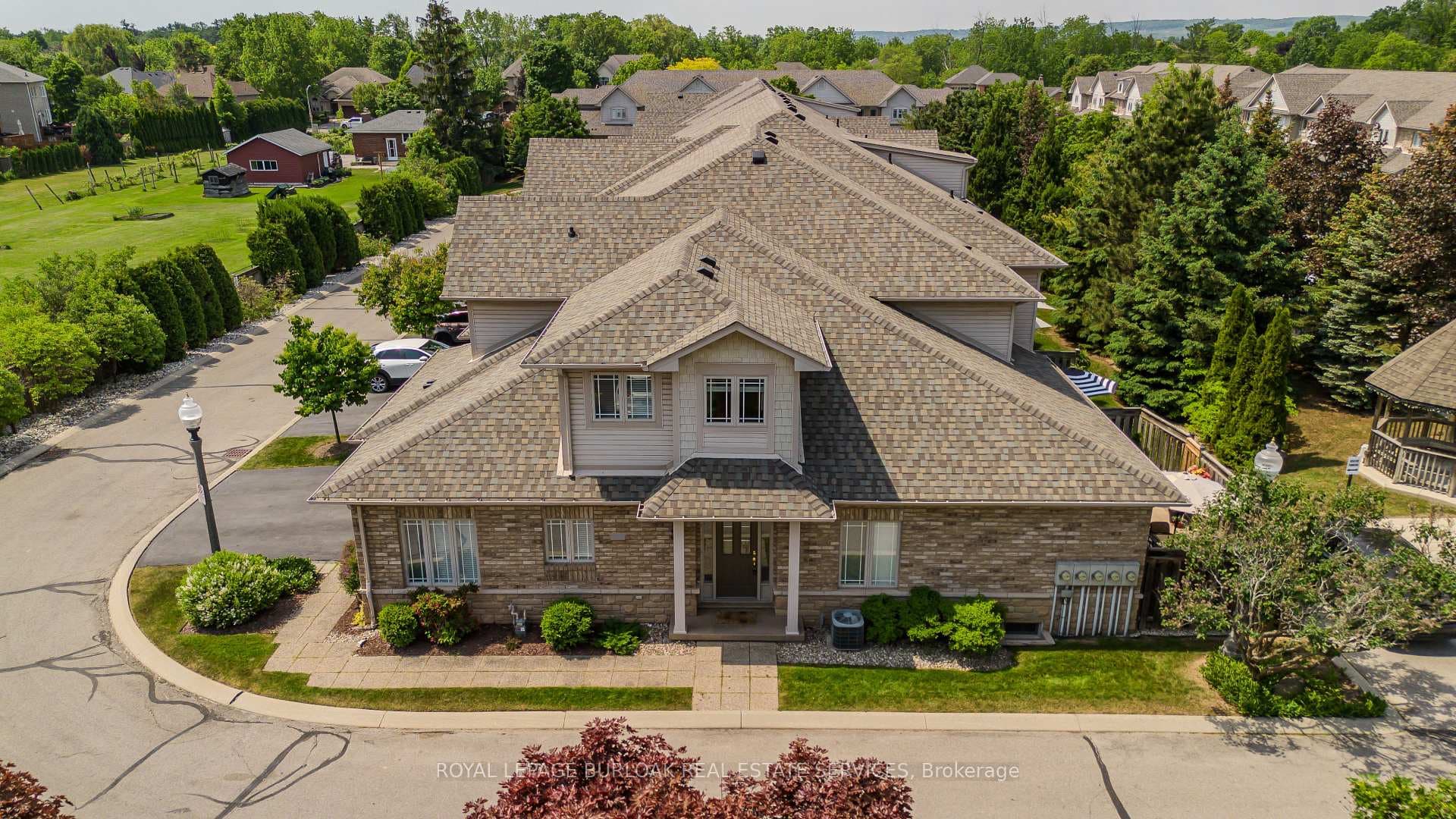 2169 Orchard Road Unit 33, Burlington, ON L7L 7J1 - Photo 1