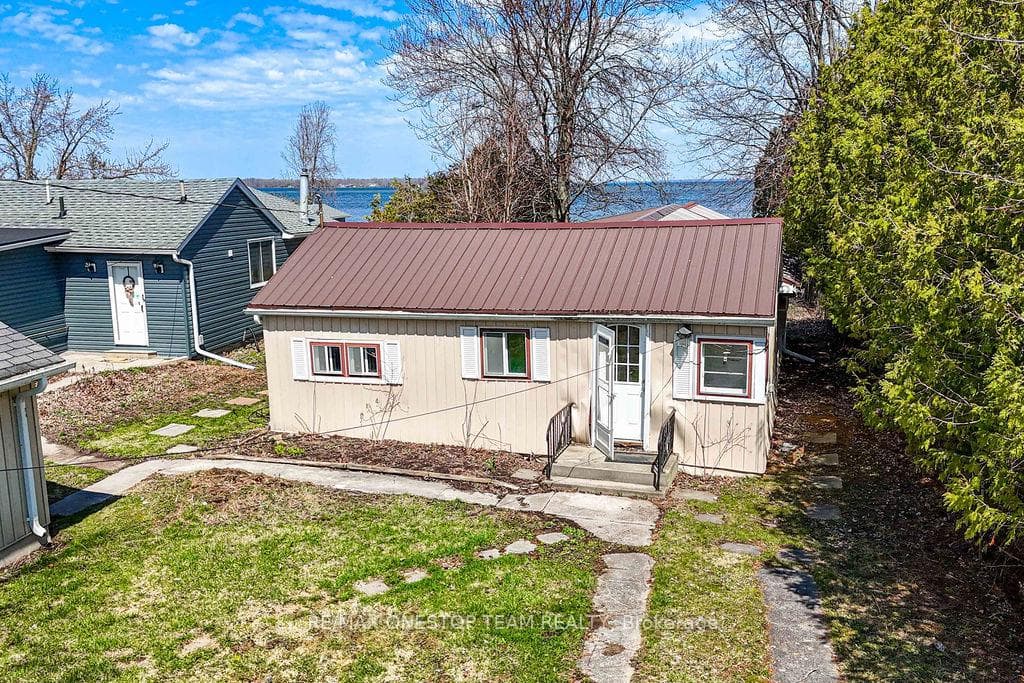 108 Moore's Beach Road, Georgina