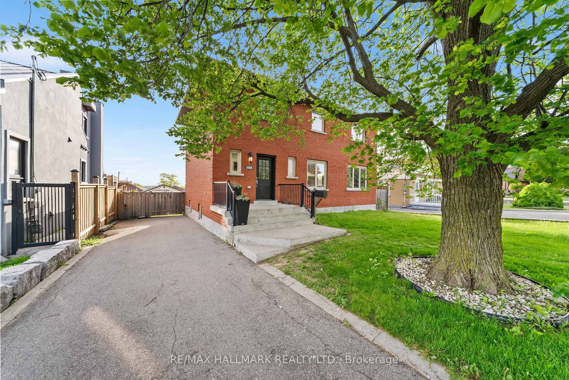 108 Lexfield Avenue, Downsview / Black Creek, ON M3M 1M8 - Photo 1