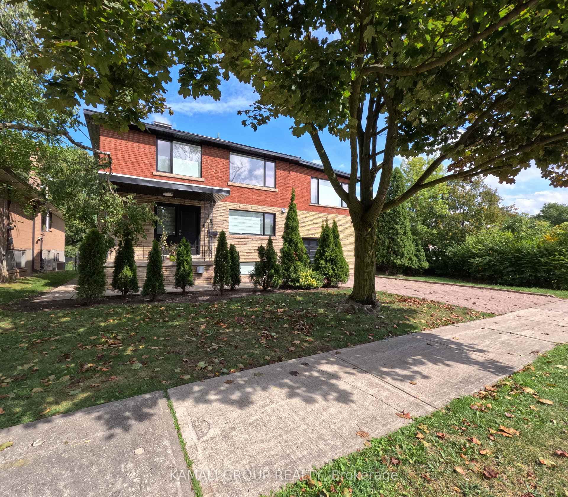 77 Hove Street, North York (Bathurst Manor / Clanton Park), ON M3H 4Z2 - Photo 1