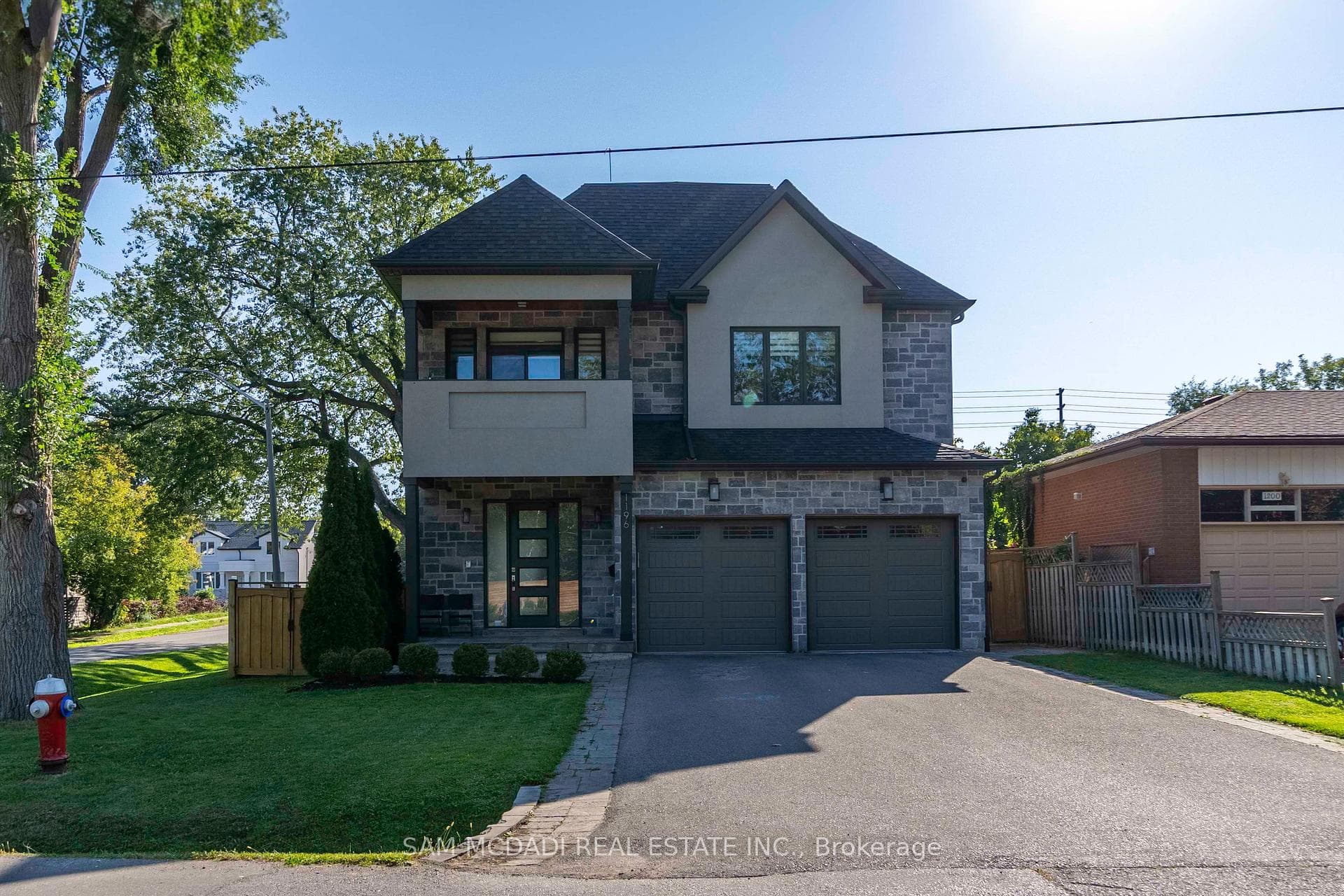 1196 Strathy Avenue, Mississauga, ON L5E 2K6 - Photo 1