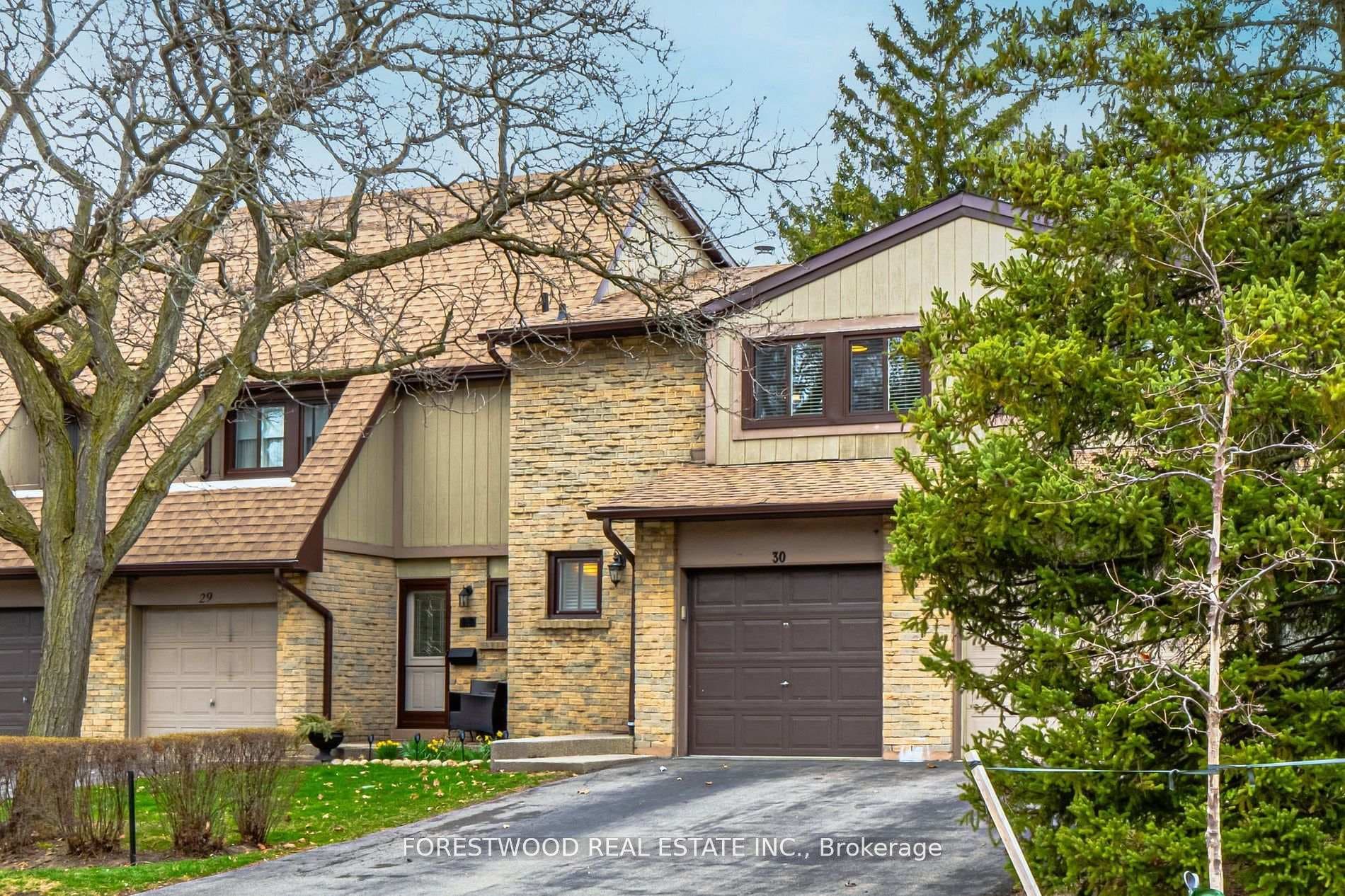 3345 Silverado Drive Unit 30, Mississauga, ON L5A 3Y8 - Photo 1
