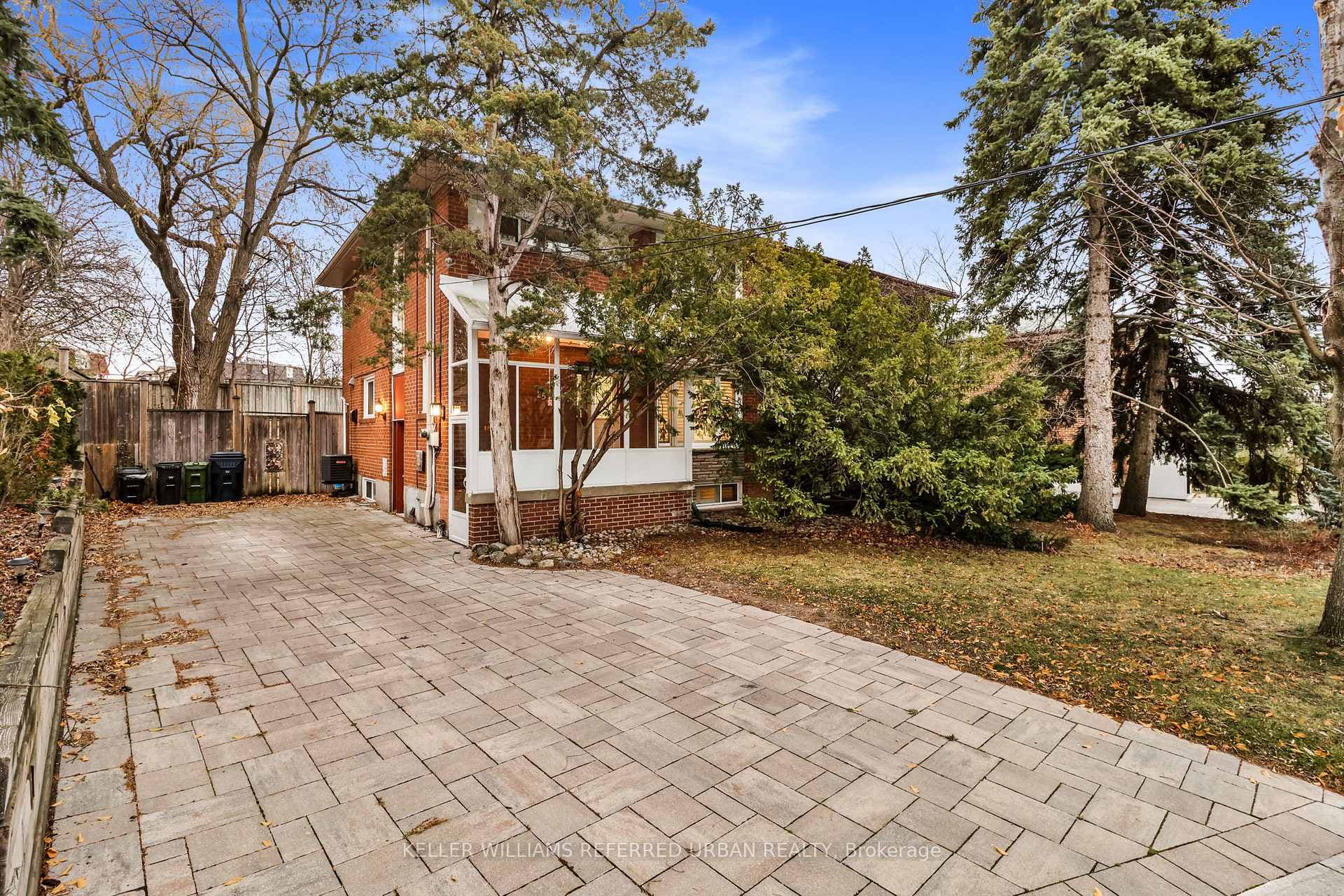 25 Carscadden Drive Unit Lower, Thornhill / Willowdale, ON M2R 2A6 - Photo 1