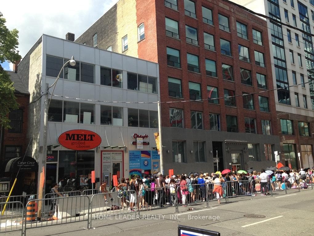 300 Richmond Street Unit 101, Downtown Toronto / Waterfront, ON M5V 1X2 - Photo 1