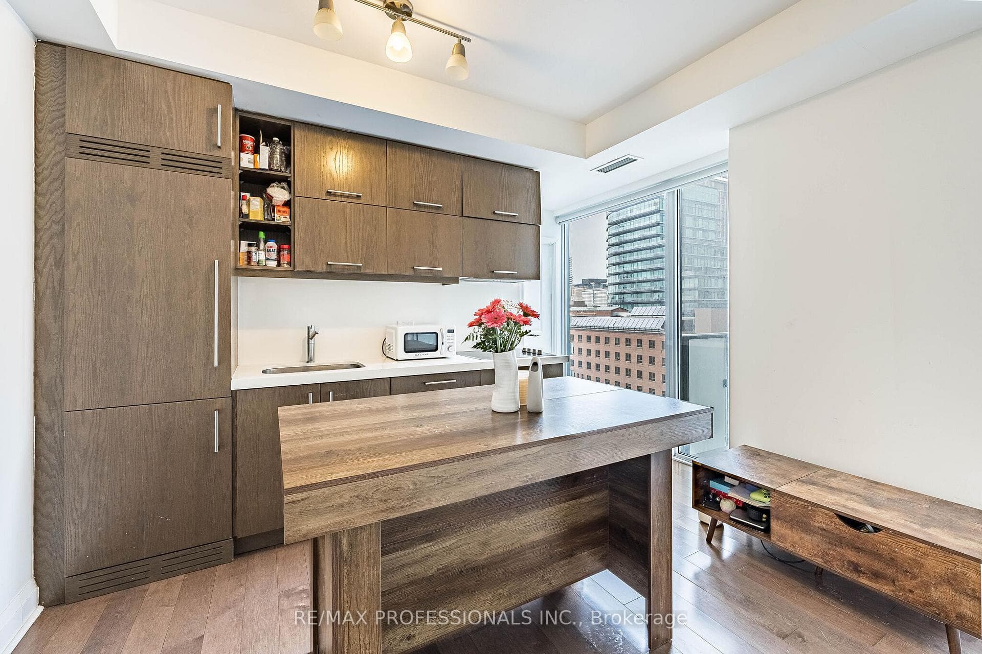 1080 Bay Street Unit 708, Downtown Toronto / Waterfront, ON M5S 0A3 - Photo 1