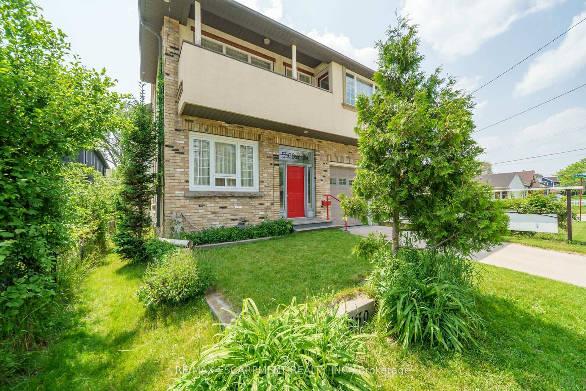 550 Beach Boulevard, Hamilton, ON L8H 6X3 - Photo 1