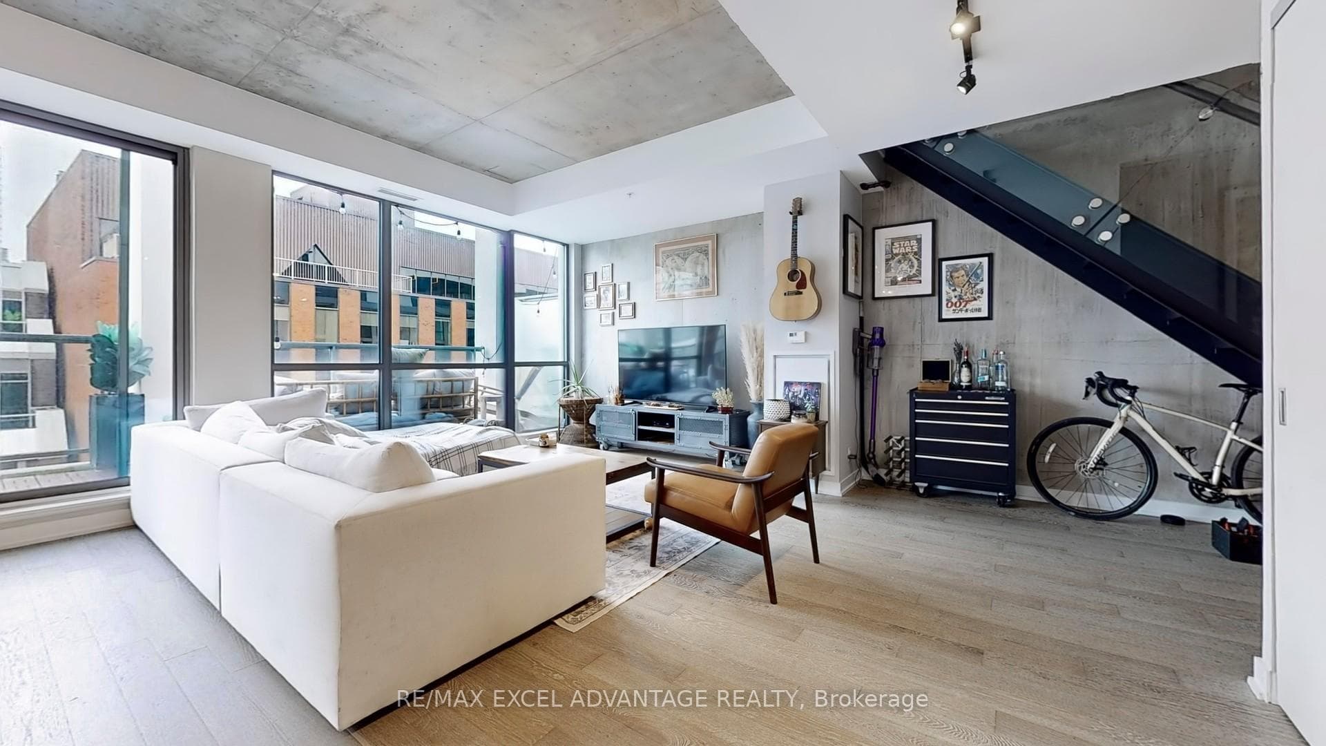 39 Brant Street Unit 1016, Downtown Toronto / Waterfront, ON M5V 0M8 - Photo 1