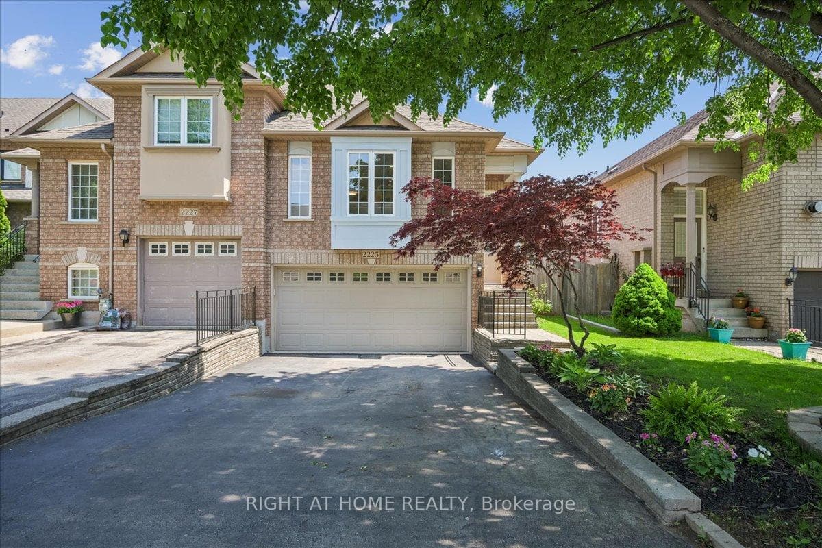 2225 Hummingbird Way, Oakville, ON L6M 3Z6 - Photo 1
