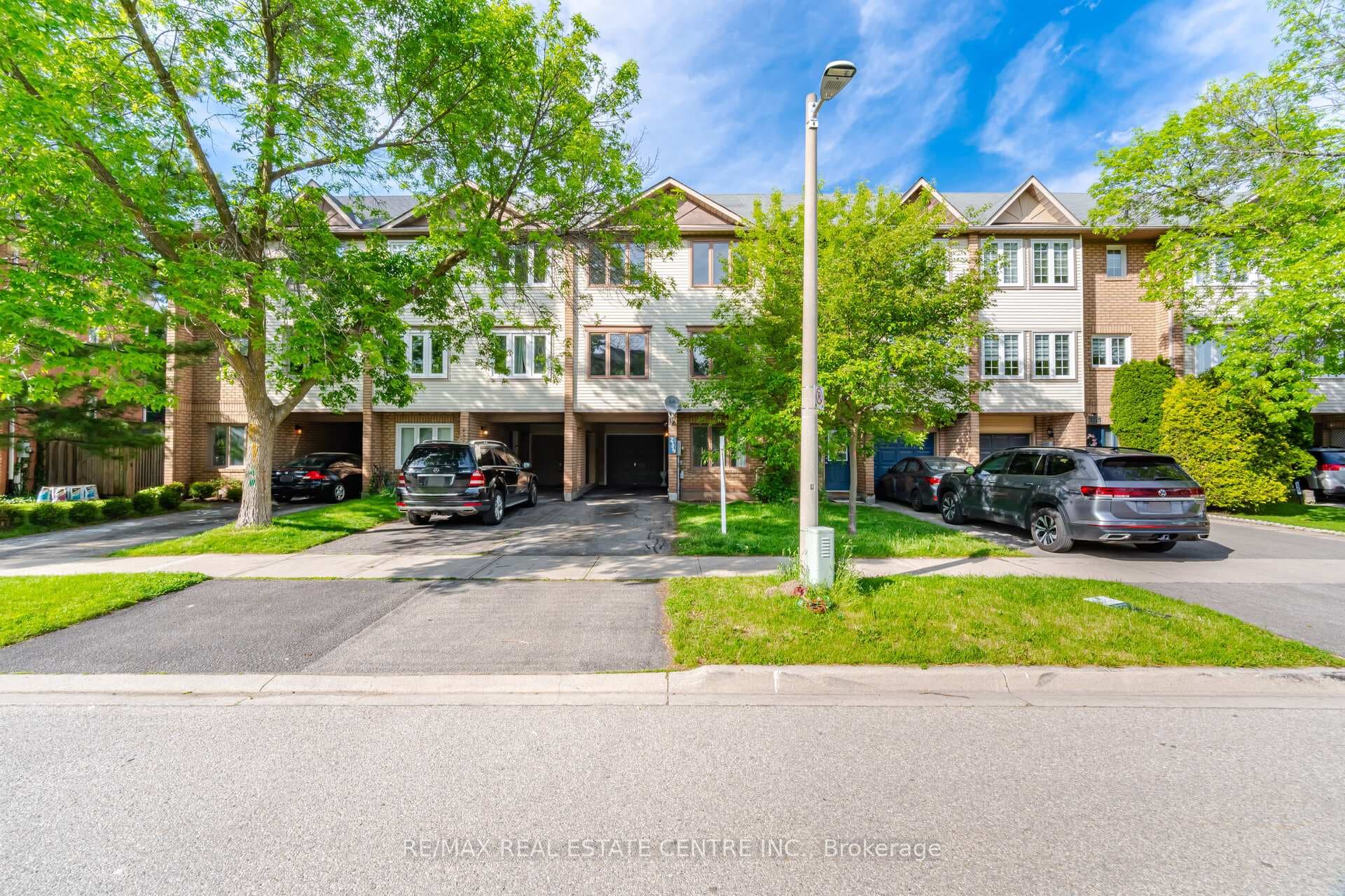 2349 Strawfield Court, Oakville, ON L6H 6C2 - Photo 1
