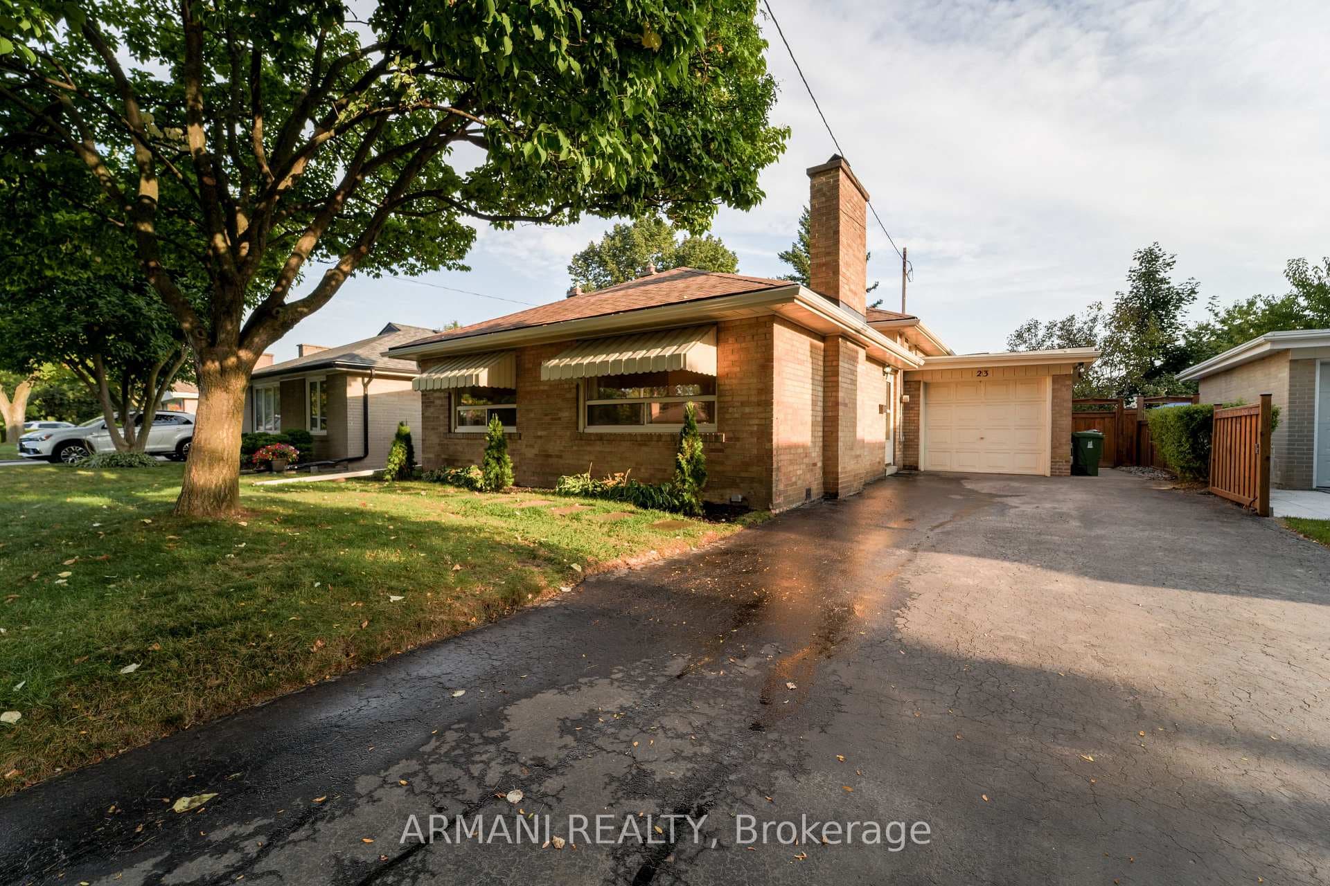 23 Barford Road, Etobicoke (West Mall / Rexdale), ON M9W 4H3 - Photo 1