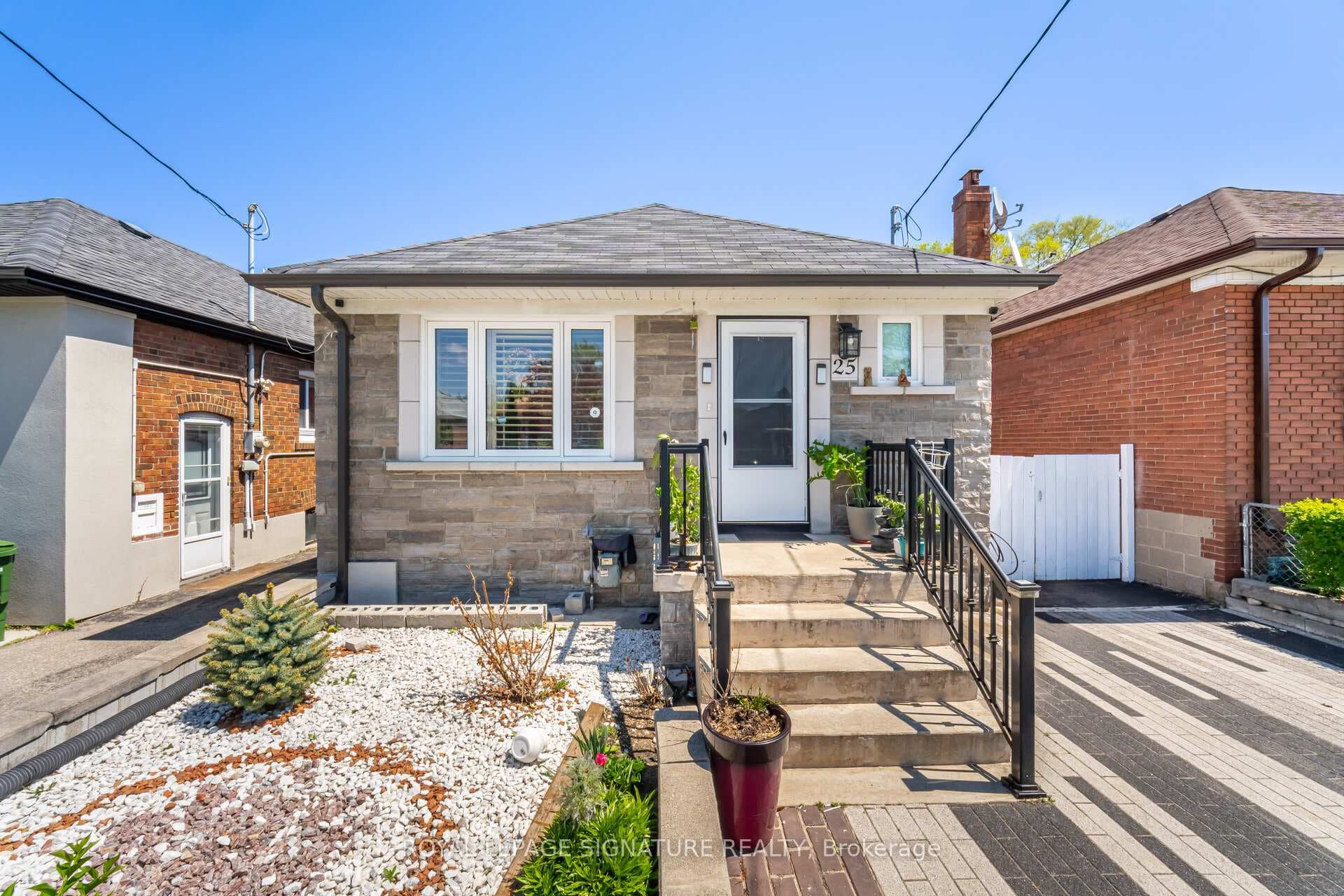 25 Handel Street, Keelesdale / Eglinton West, ON M6N 4G2 - Photo 1