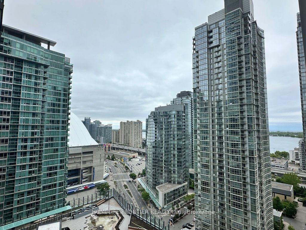 3 Concord Cityplace Way Unit 2106, Downtown Toronto / Waterfront, ON M5V 0X4 - Photo 1