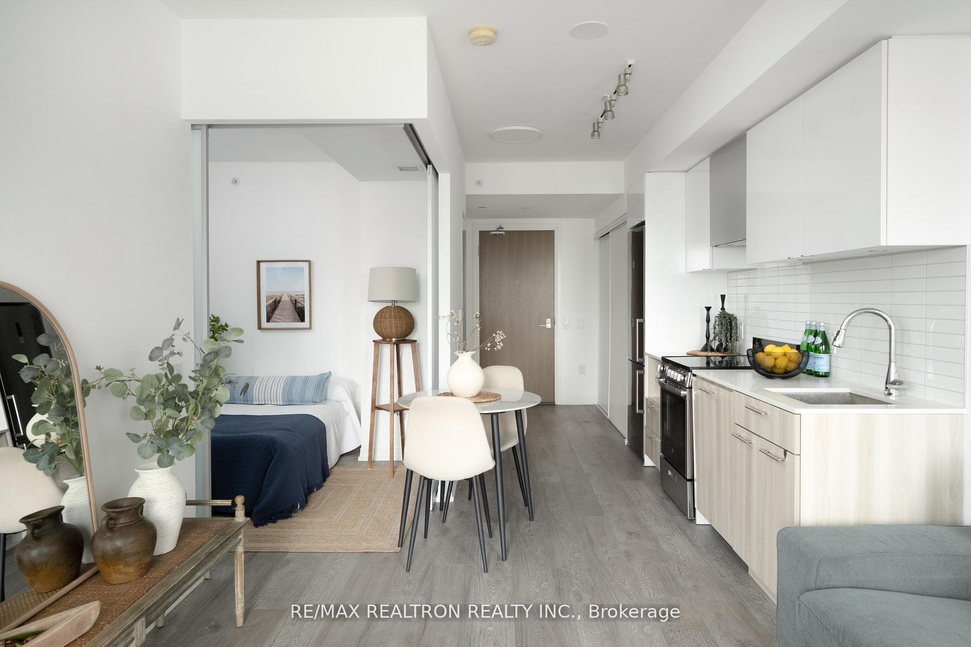 251 Jarvis Street Unit 3309, Regent Park / Cabbagetown / St. James Town, ON M5B 0C3 - Photo 1