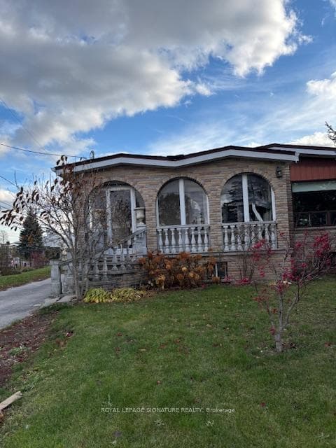 1 Brady Crescent, Downsview / Black Creek, ON M3L 2B6 - Photo 1