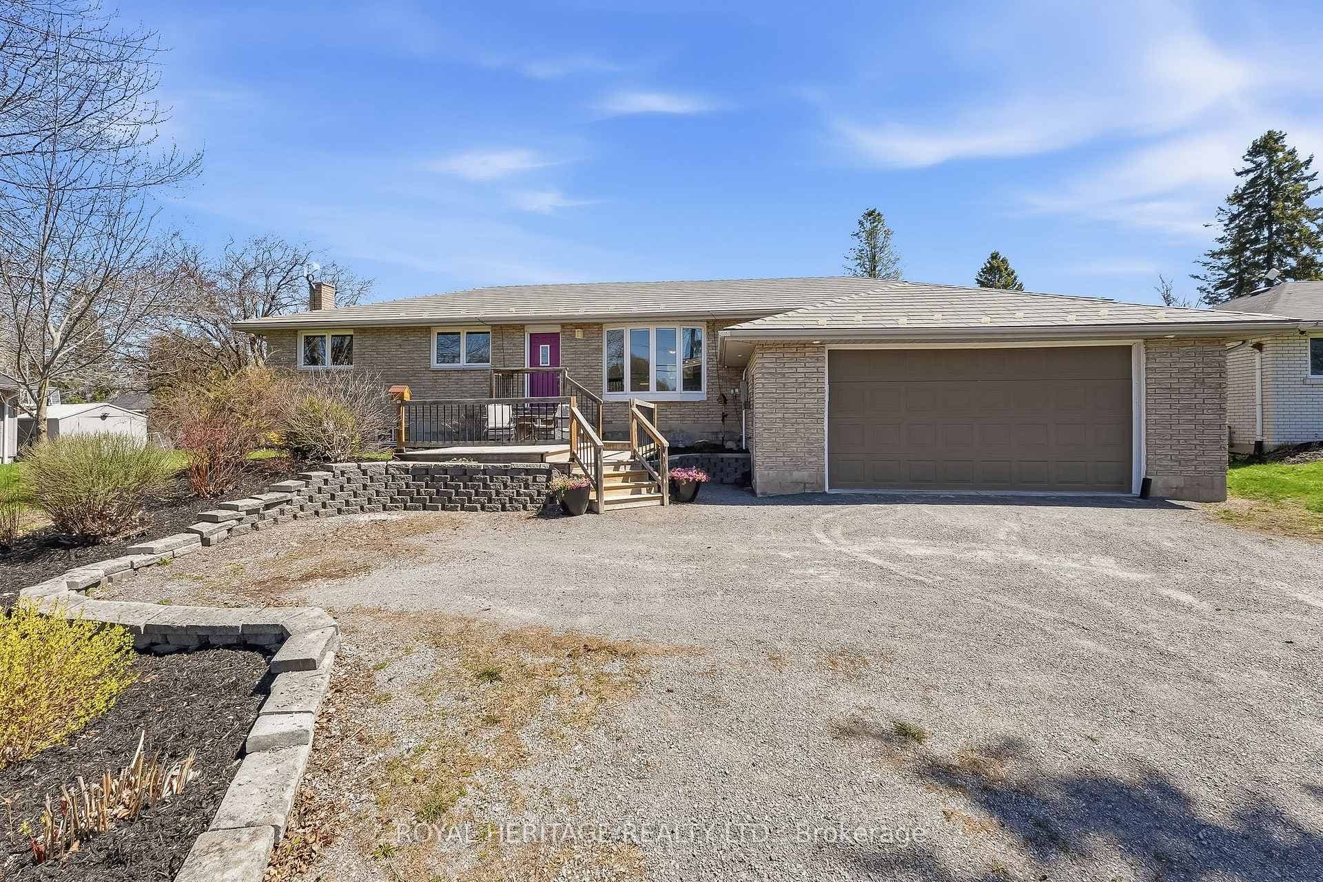**2434 Wallbridge Loyalist Rd, Quinte West**