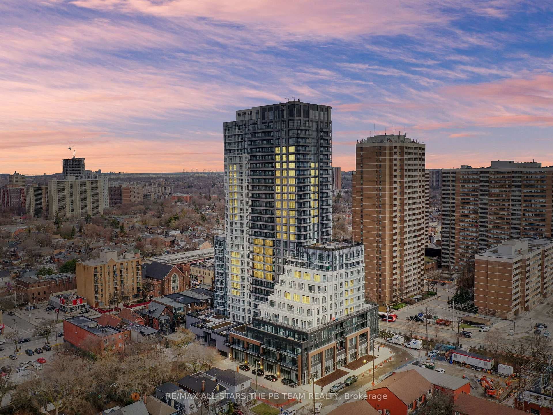 286 Main Street Unit 2210, The Beaches / Upper Beaches, ON M4C 4X4 - Photo 1