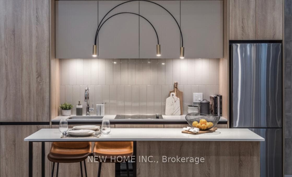 8 Beverley Glen Boulevard Unit 908, Vaughan, ON L4J 0L5 - Photo 1