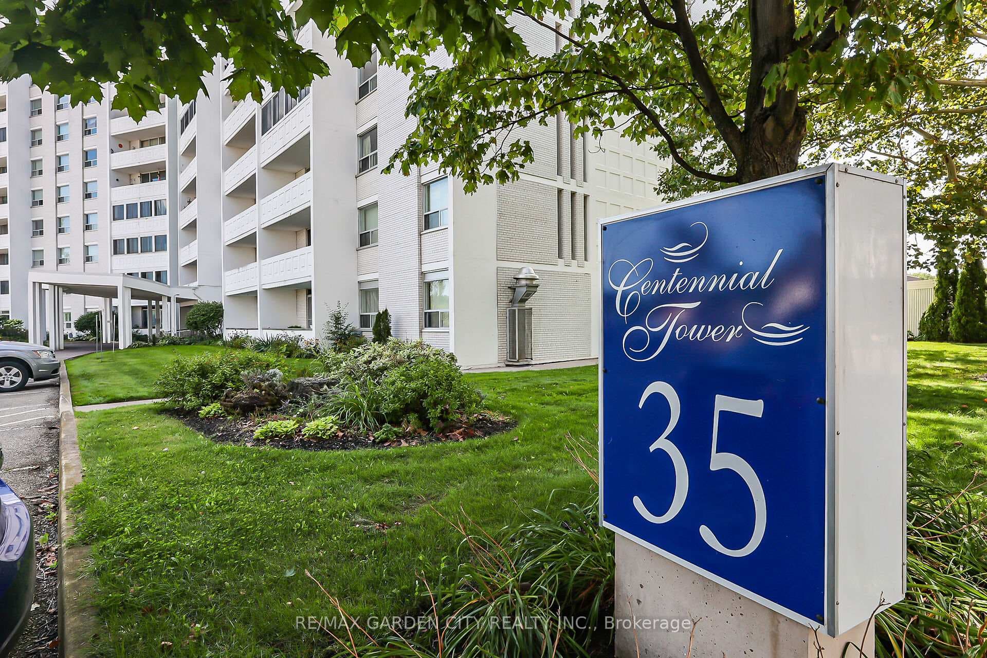 35 Towering Heights Boulevard Unit 106, St. Catharines