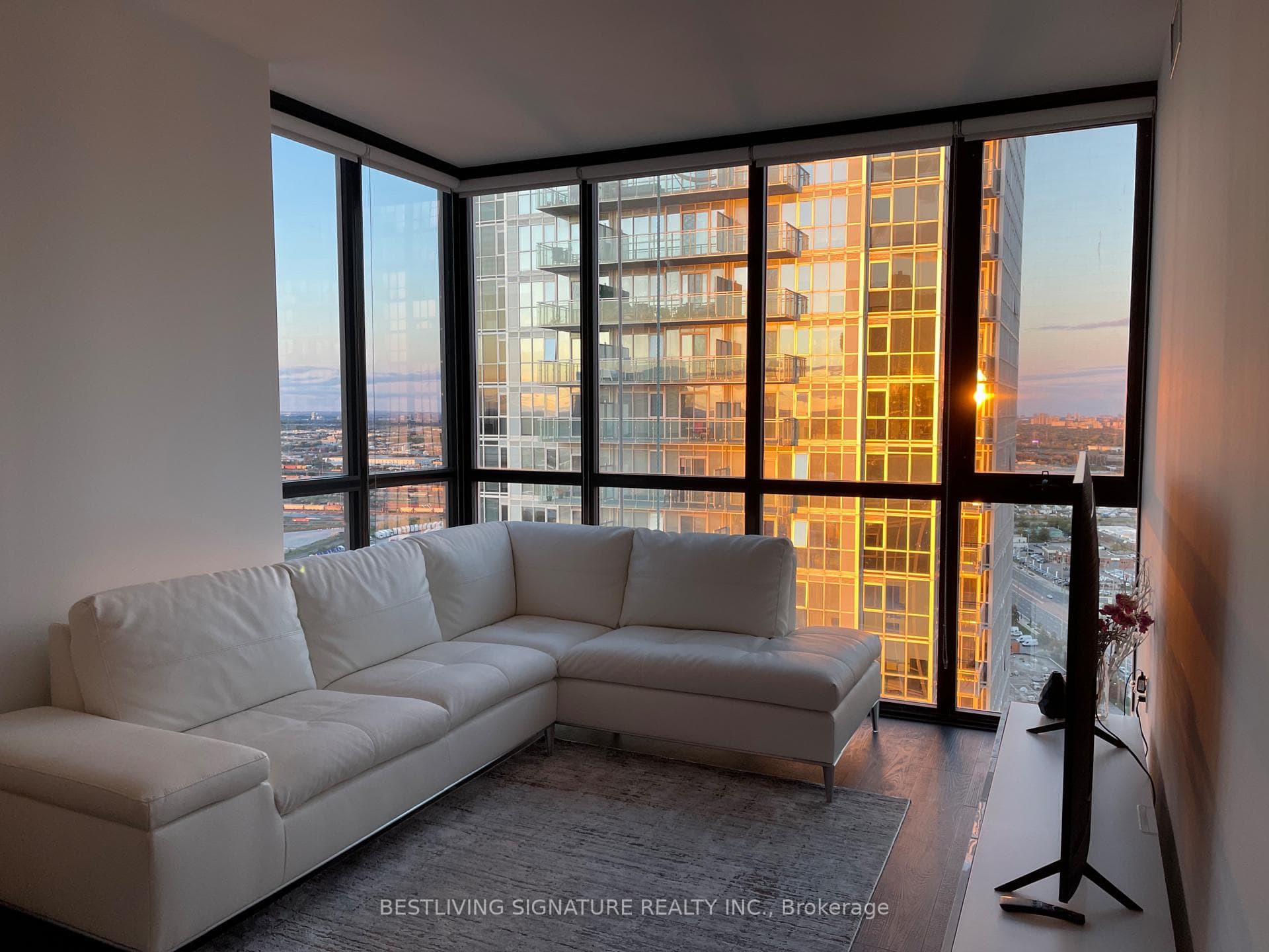 2916 Hwy7 Road Unit 3109, Vaughan, ON L4K 0K5 - Photo 1