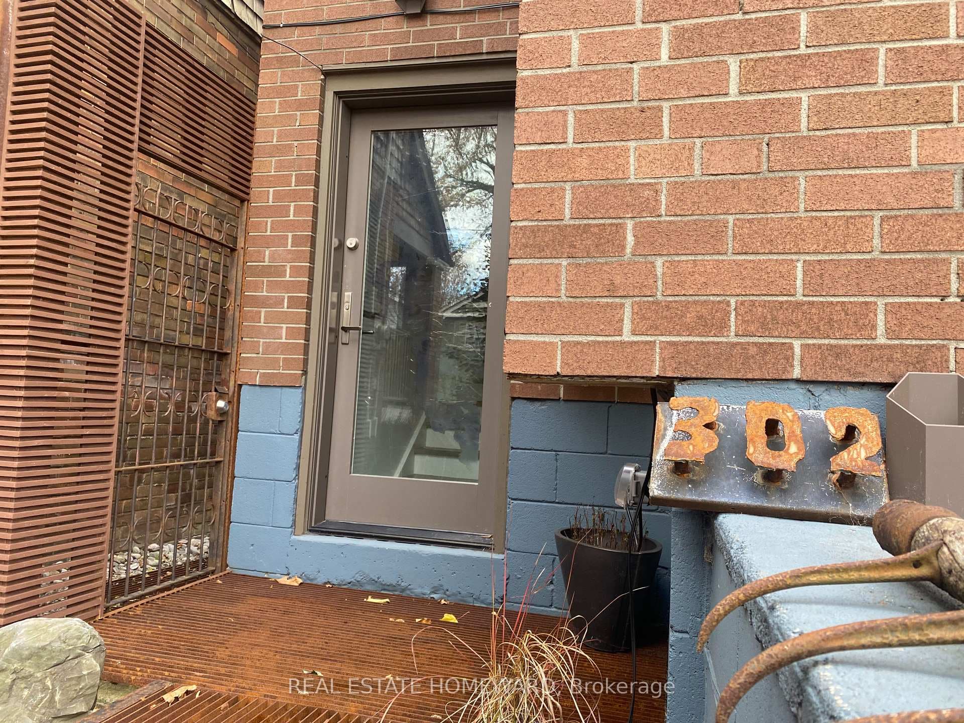 302 Rhodes Avenue, Riverdale / Leslieville, ON M4L 3A3 - Photo 1
