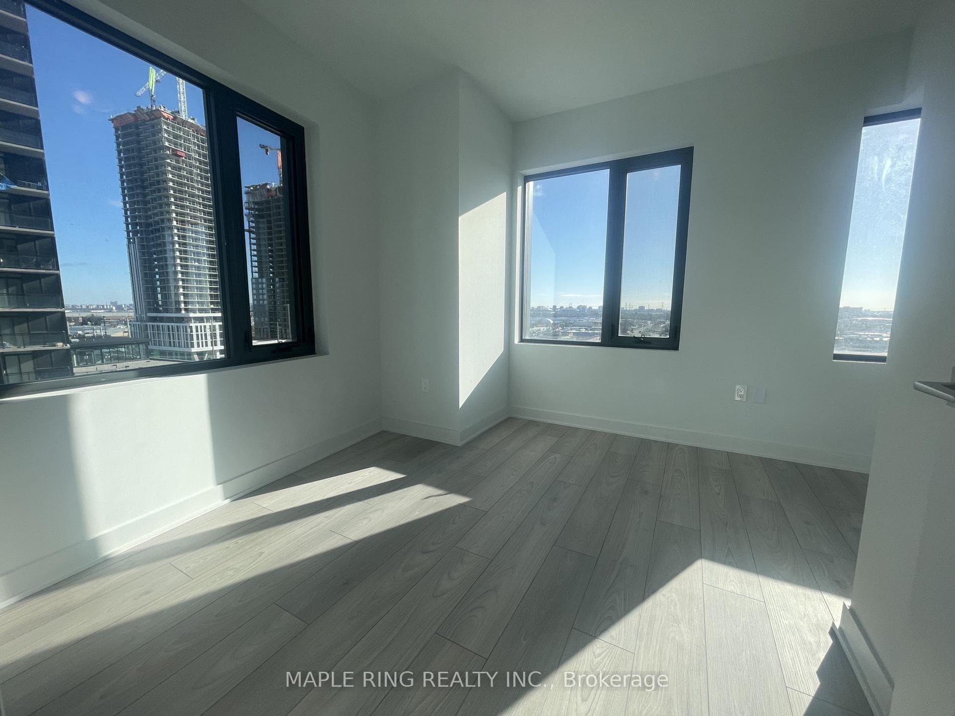 2920 Highway 7 Road Unit 907, Vaughan, ON L4K 0P4 - Photo 1