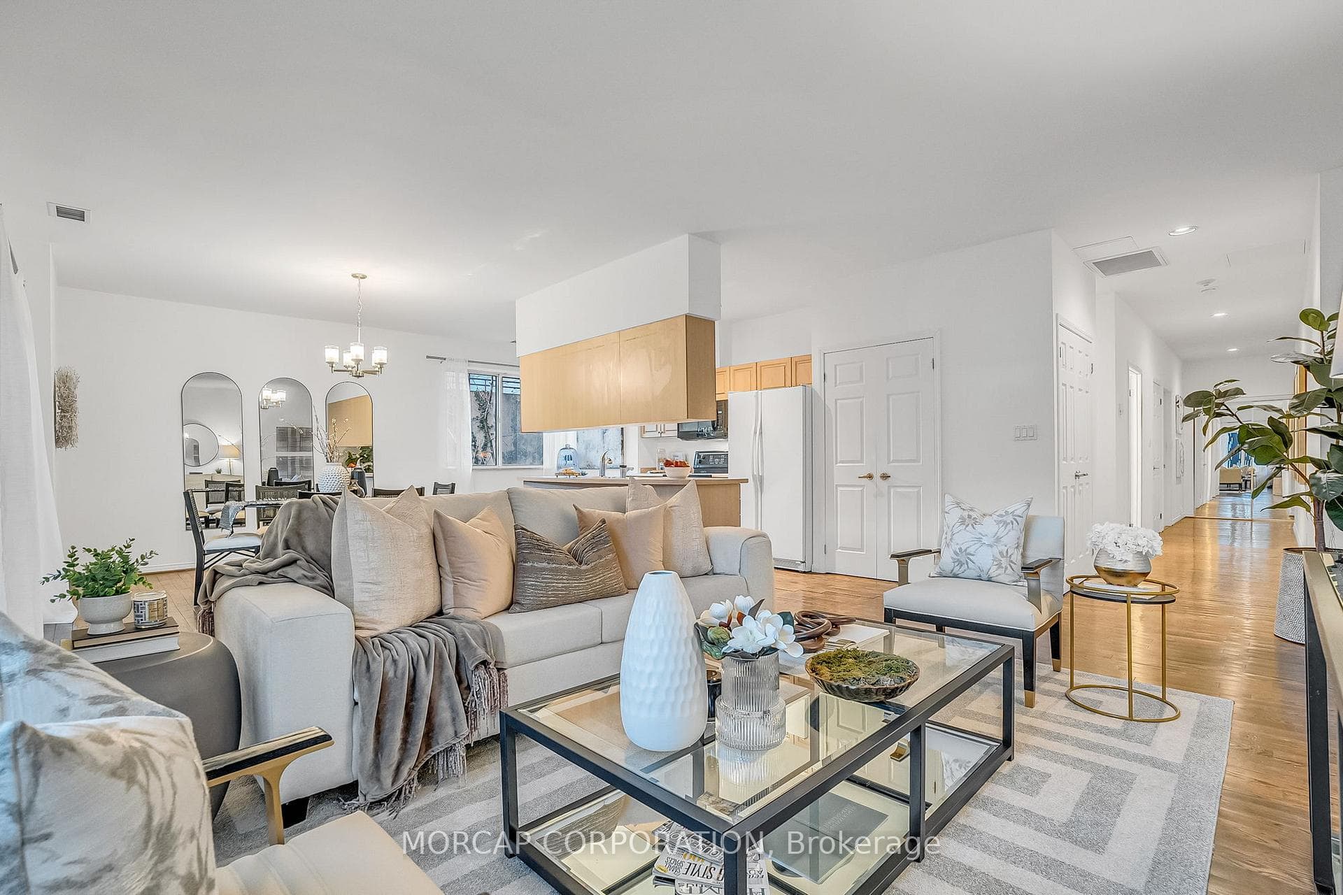 600 Eglinton Avenue Unit 109, Leaside / Davisville, ON M4P 1P3 - Photo 1