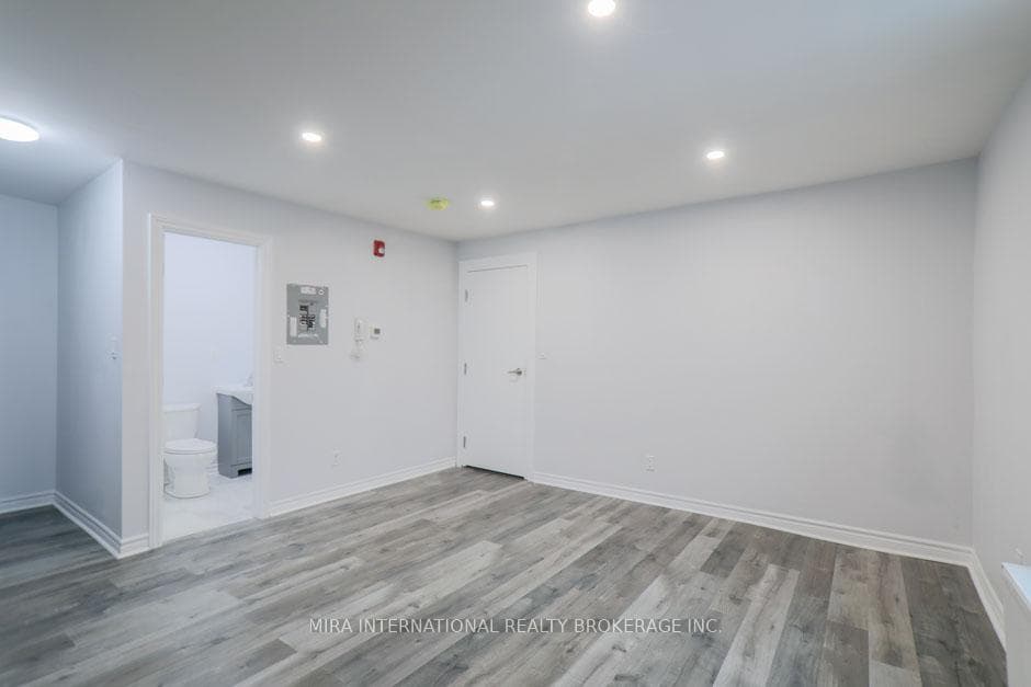 210 Carlton Street Unit 202, Toronto C08