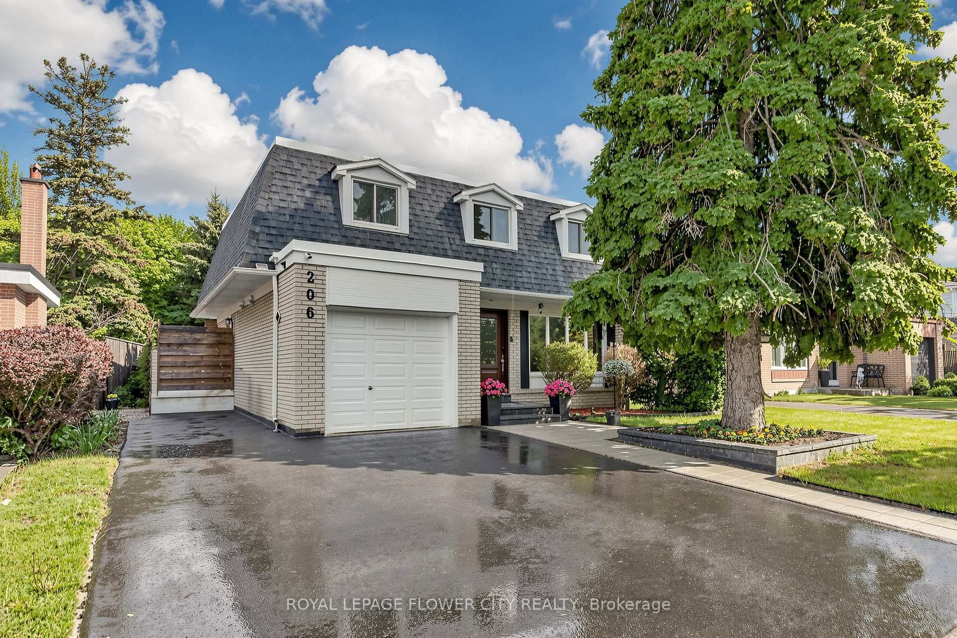 206 Mcmurchy Avenue, Brampton, ON L6Y 1Z3 - Photo 1