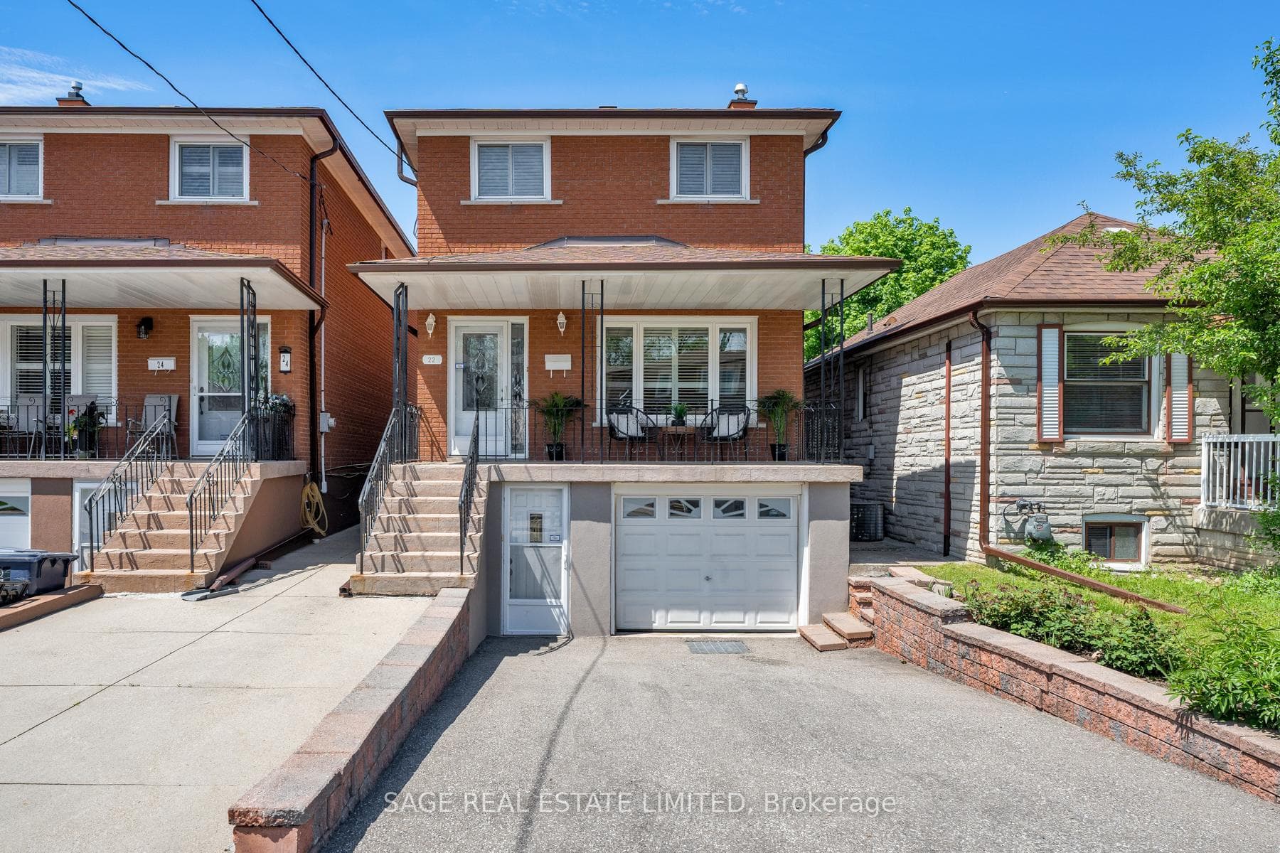 22 East Drive, Keelesdale / Eglinton West, ON M6N 2N7 - Photo 1