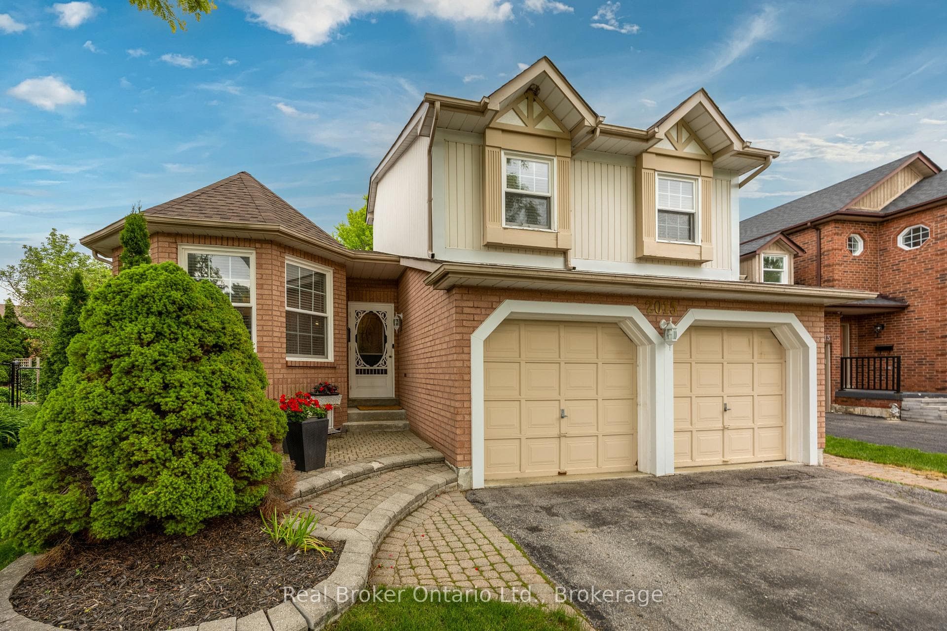 2015 Blairwood Court, Pickering, ON L1X 2S3 - Photo 1